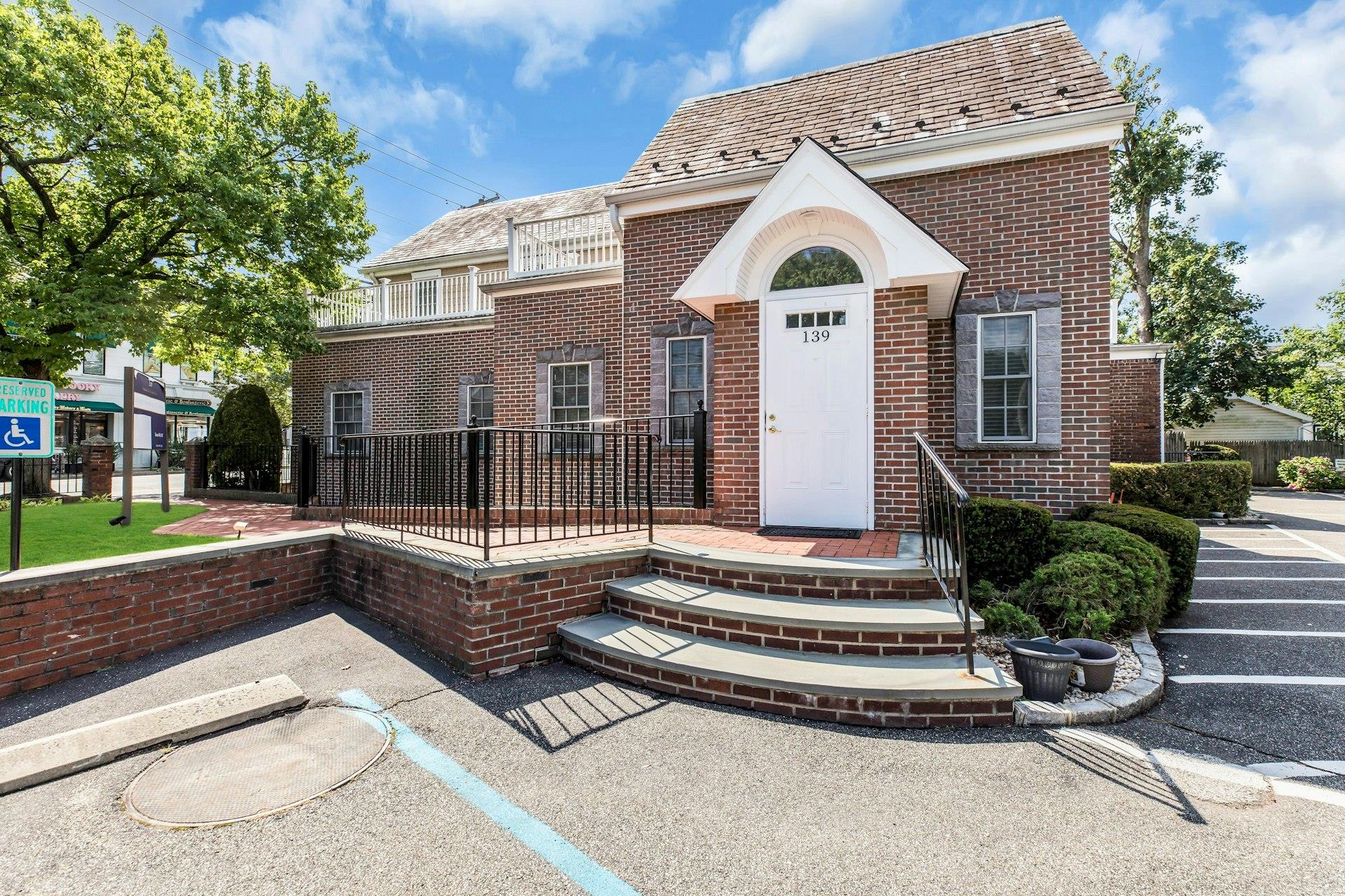 #1 photo, 135 Plandome Road, Manhasset , NY 11030