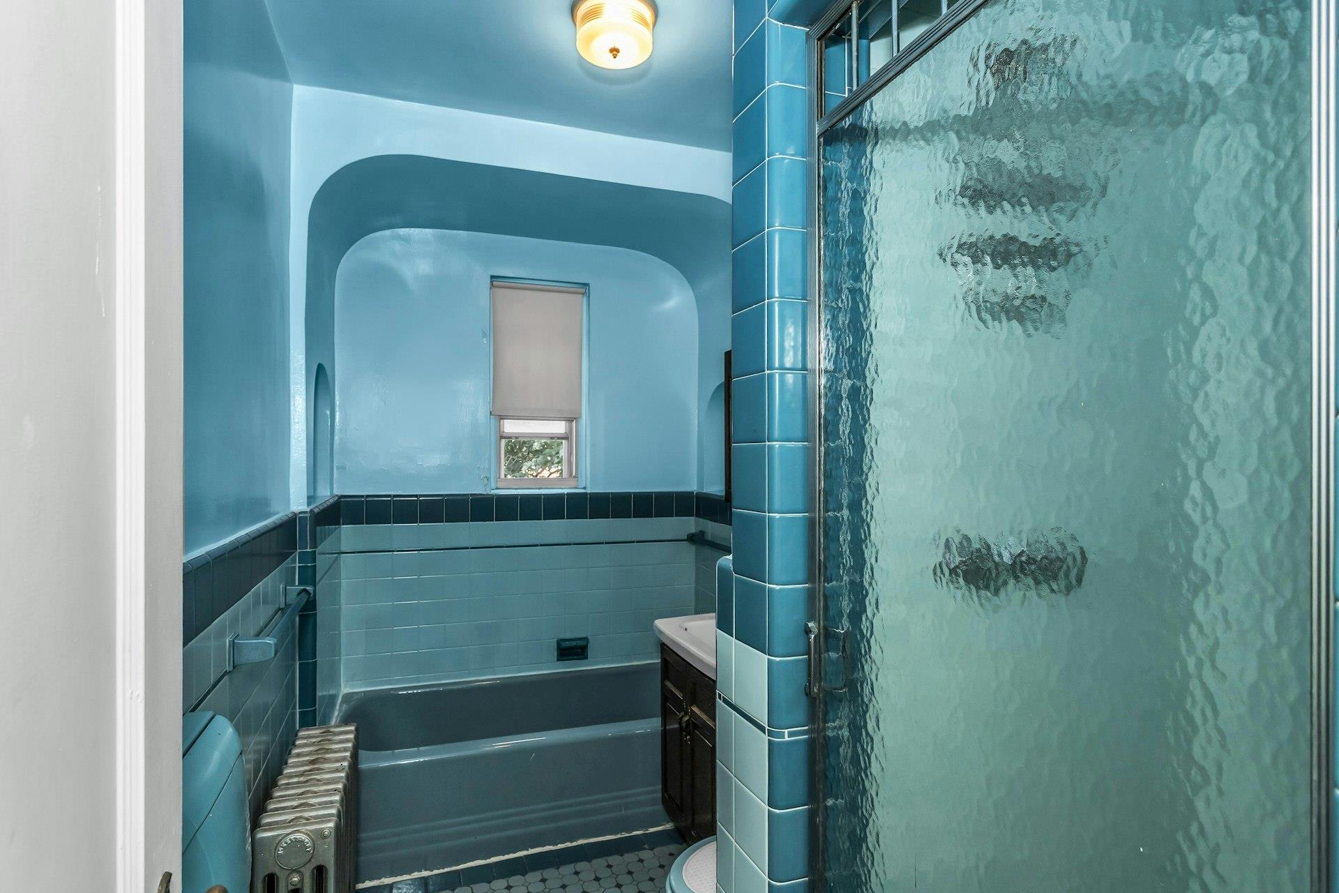 #16 photo, 32-50 77th Street, クイーンズ区 Jackson Heights , NY 11370