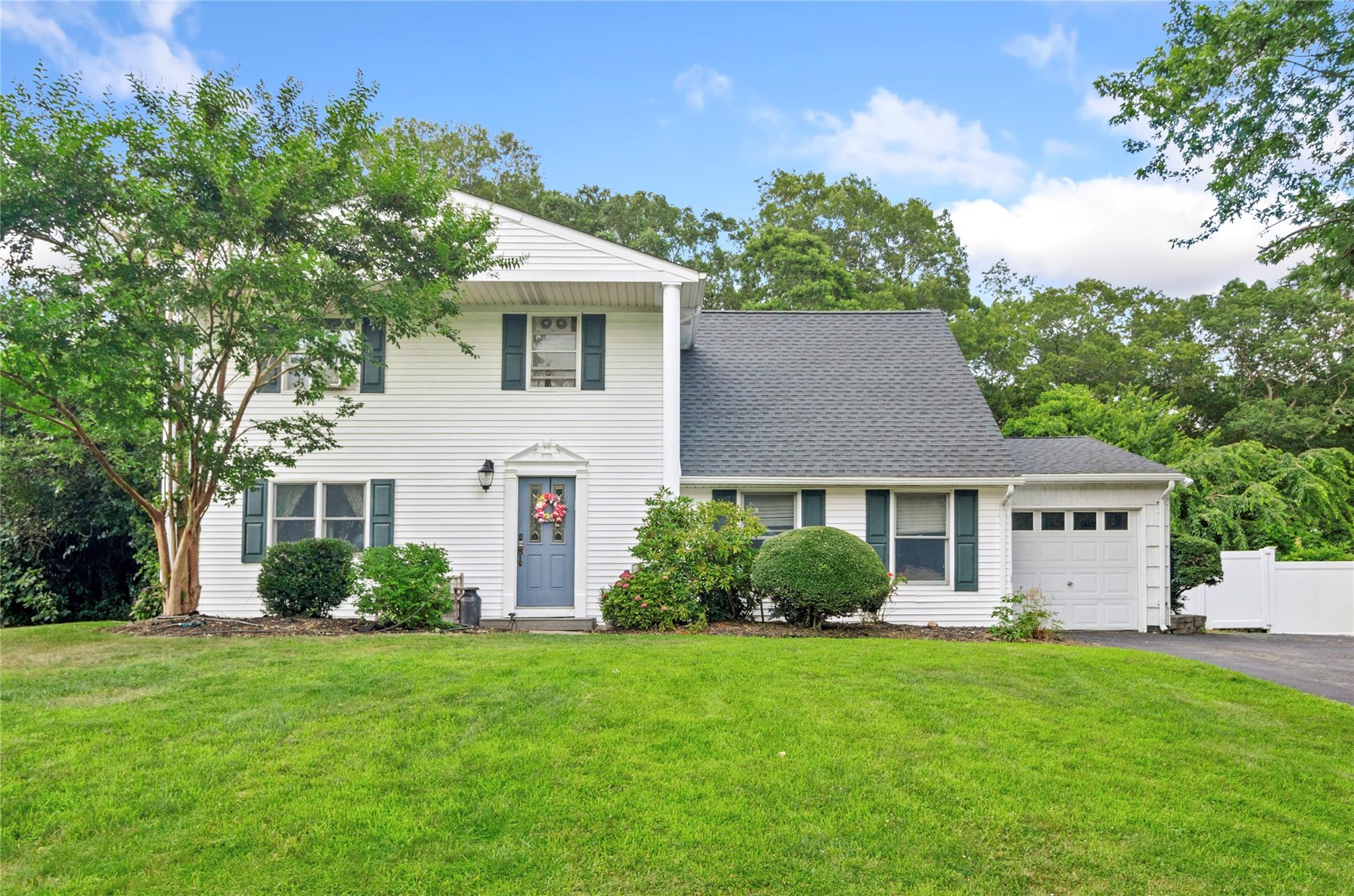 #1 photo, 43 Westcliff Drive, Mount Sinai , NY 11766