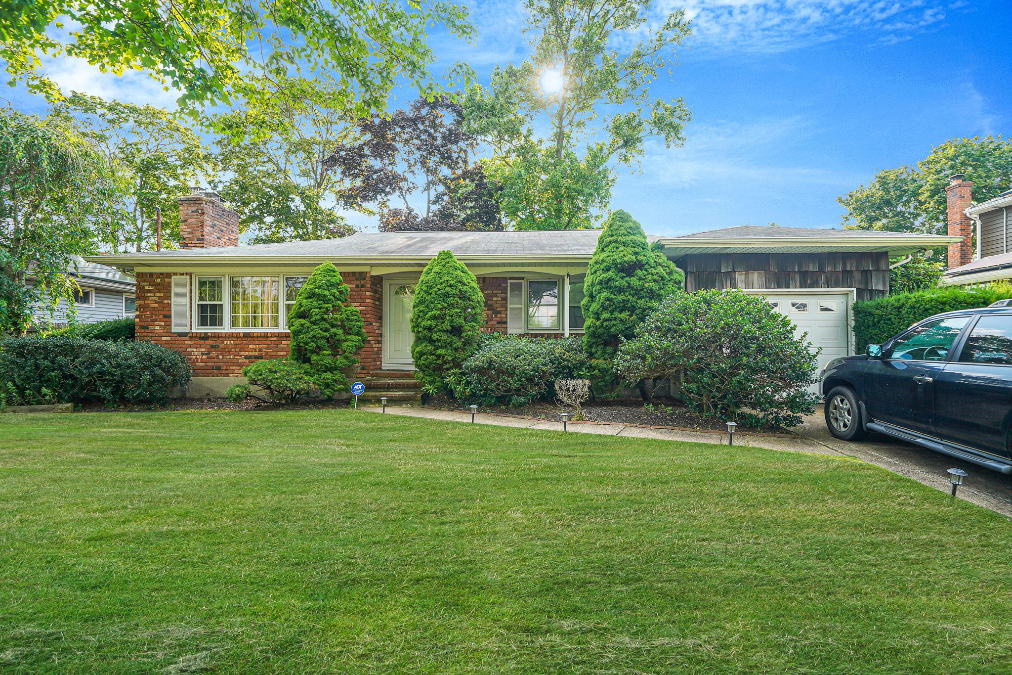 #1 photo, 108 Barrett Avenue, Bayport , NY 11705