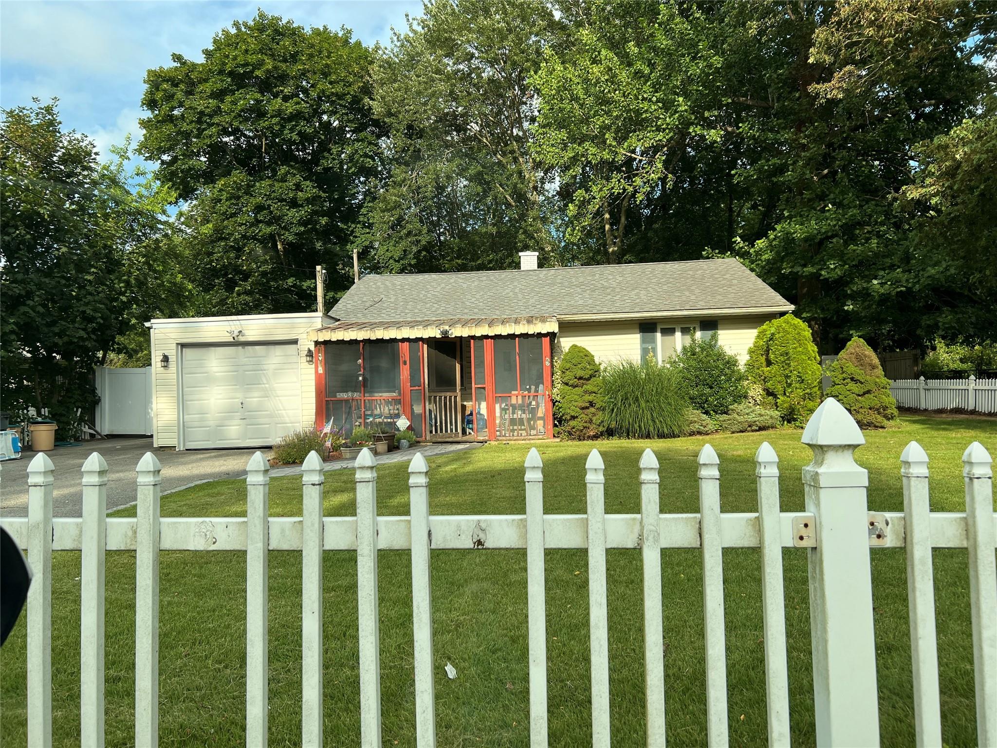 #1 photo, 1059 Udall Road, Bay Shore , NY 11706