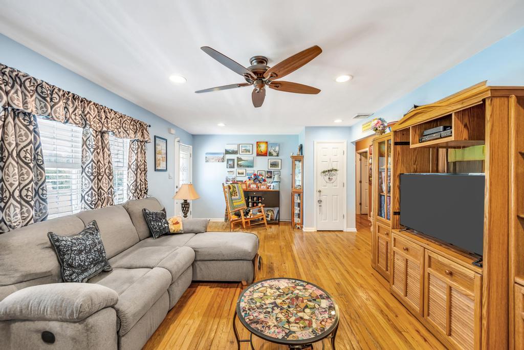 #14 photo, 64 Rockaway Street, Islip Terrace , NY 11752