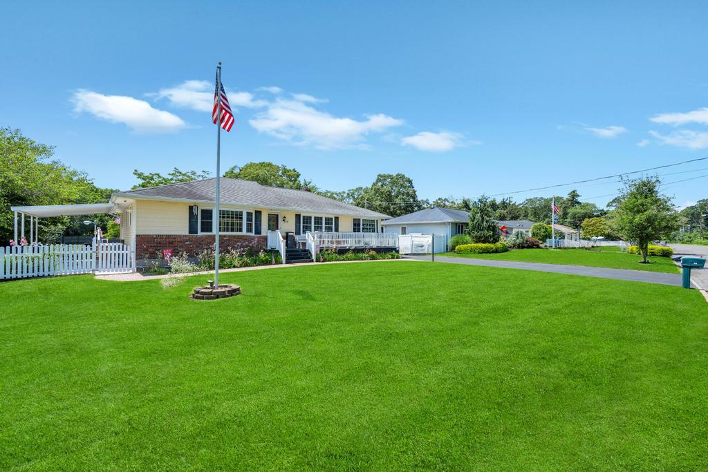 #3 photo, 64 Rockaway Street, Islip Terrace , NY 11752