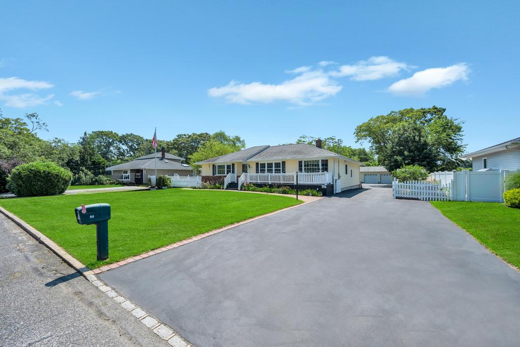 #4 photo, 64 Rockaway Street, Islip Terrace , NY 11752