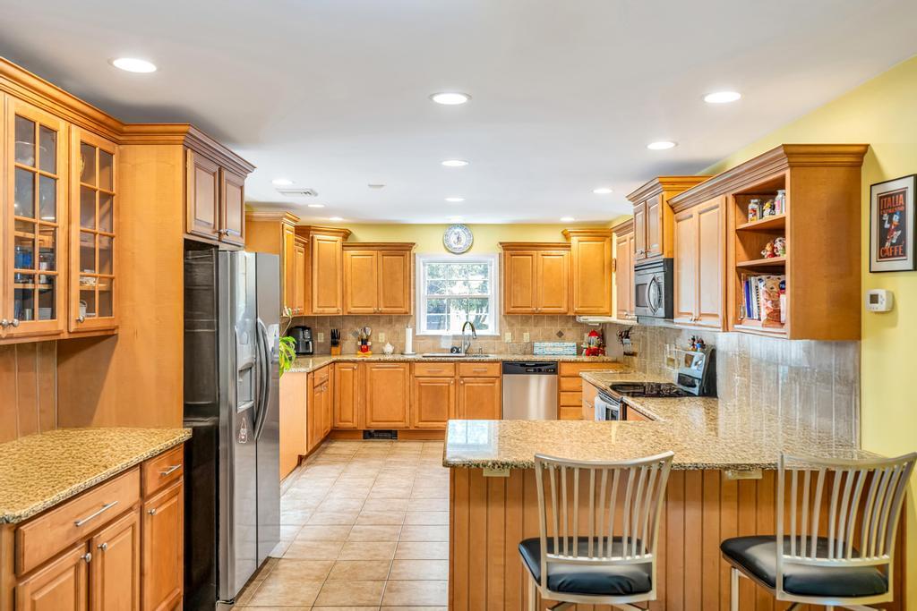 #5 photo, 64 Rockaway Street, Islip Terrace , NY 11752