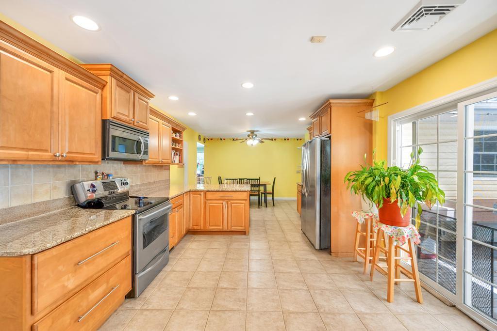 #8 photo, 64 Rockaway Street, Islip Terrace , NY 11752