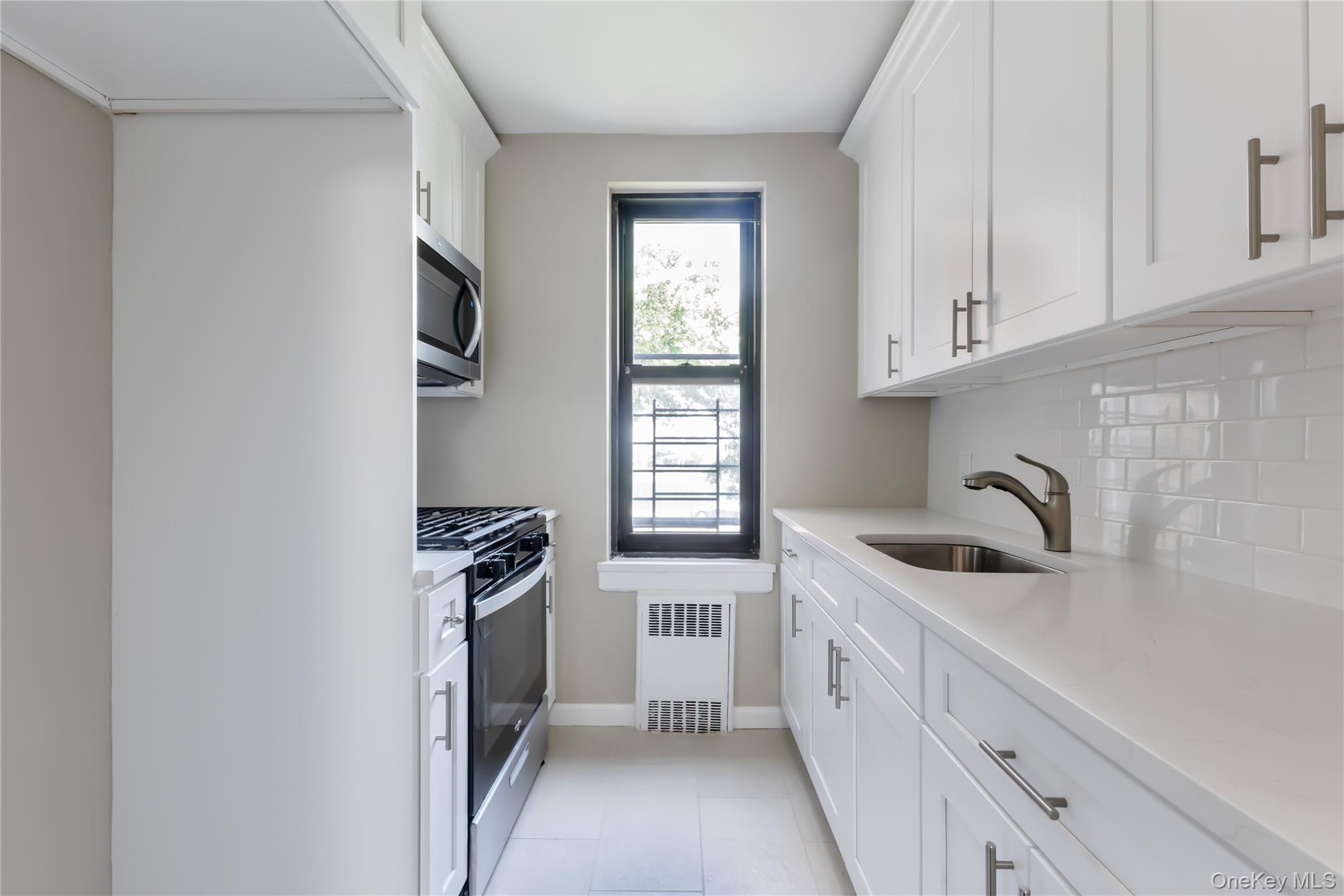 #2 photo, 112-24 Northern Boulevard, Corona , NY 11368