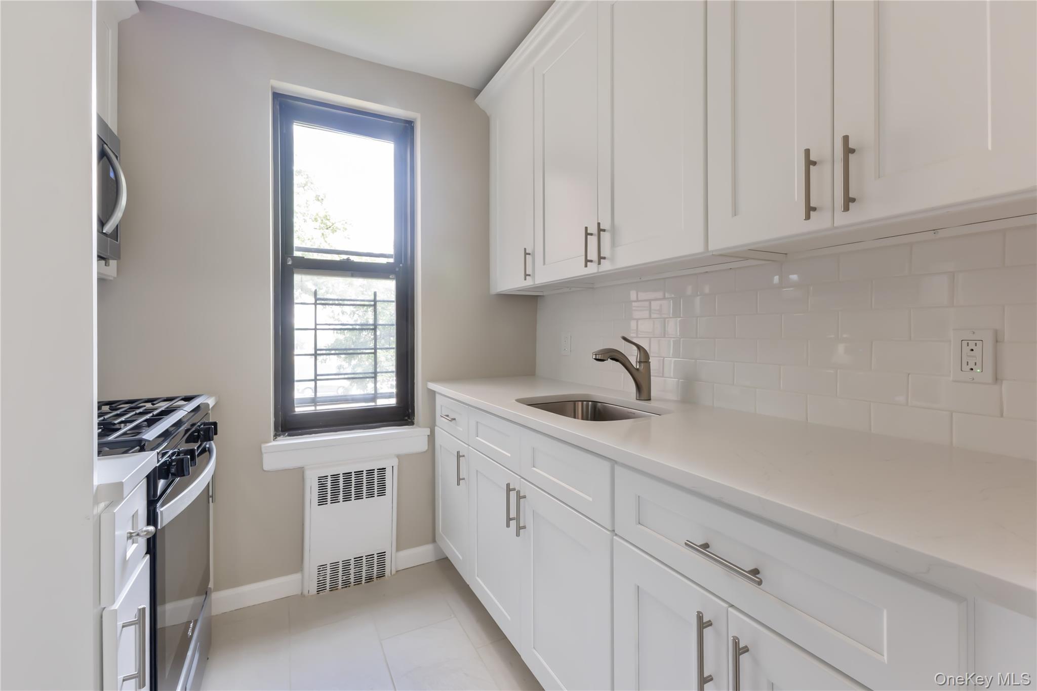 #3 photo, 112-24 Northern Boulevard, Corona , NY 11368