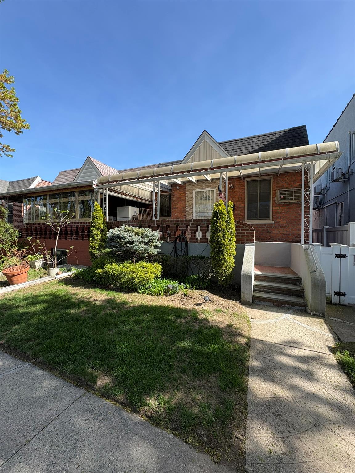 #1 photo, 164-22 73rd Ave, Fresh Meadows , NY 11366