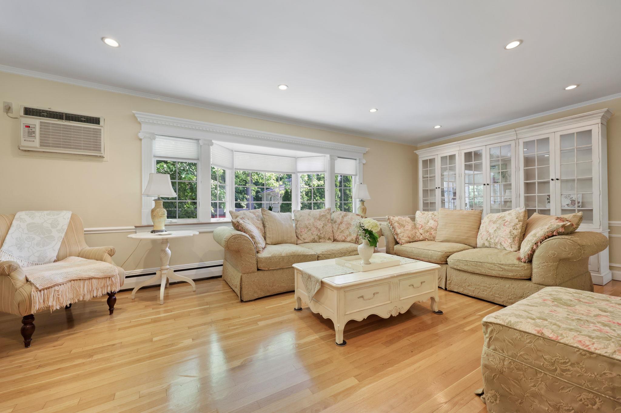 #11 photo, 54 Claremont Road, 뉴욕주 Scarsdale , NY 10583