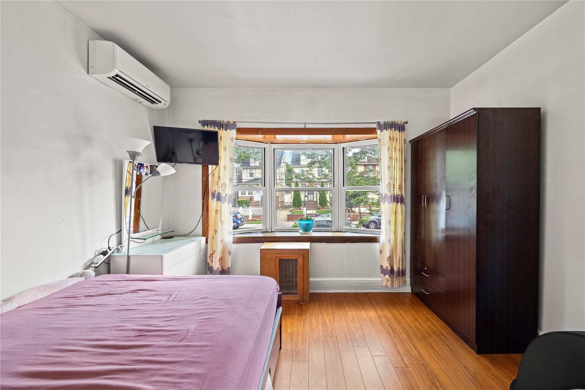 #13 photo, 12141 6th Avenue, クイーンズ区 College Point , NY 11356