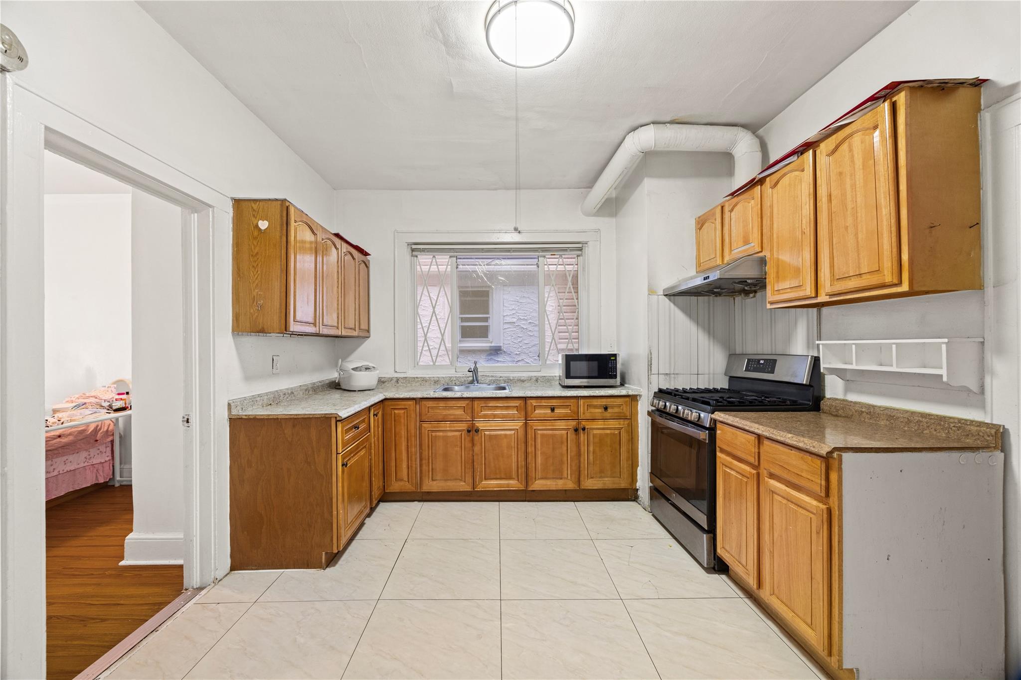 #4 photo, 12141 6th Avenue, クイーンズ区 College Point , NY 11356