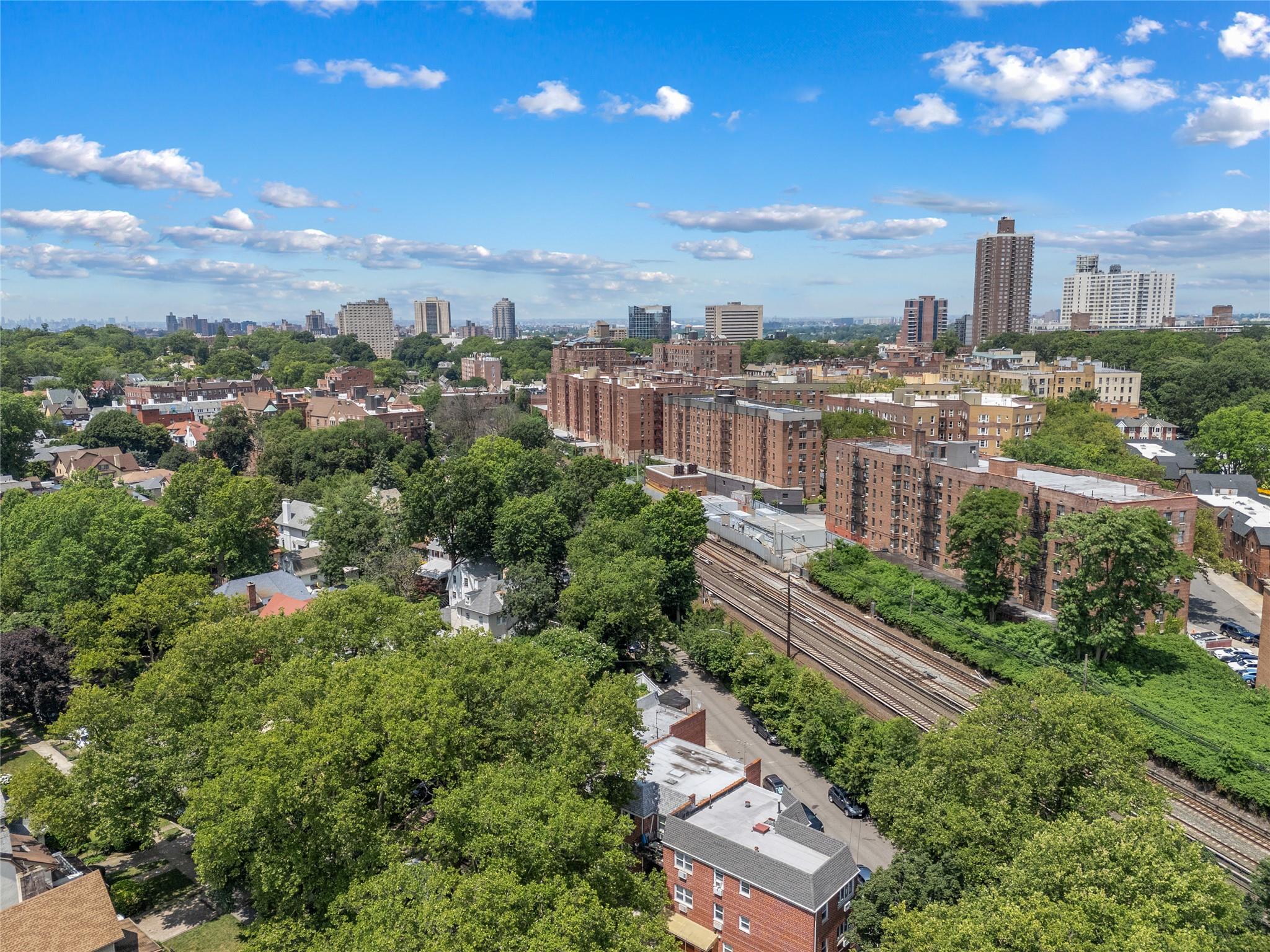 #10 photo, 8541 Abingdon Road, クイーンズ区 Kew Gardens , NY 11415