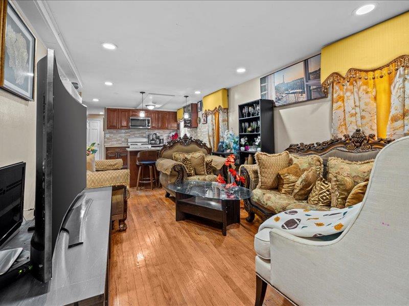 #10 photo, 31 E 43rd Street, 布鲁克林 Brooklyn , NY 11203