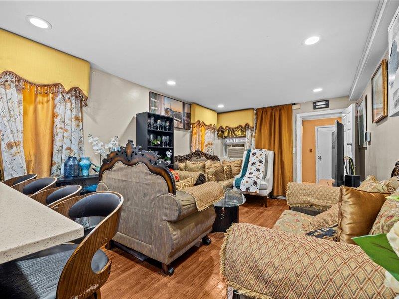 #9 photo, 31 E 43rd Street, 布鲁克林 Brooklyn , NY 11203