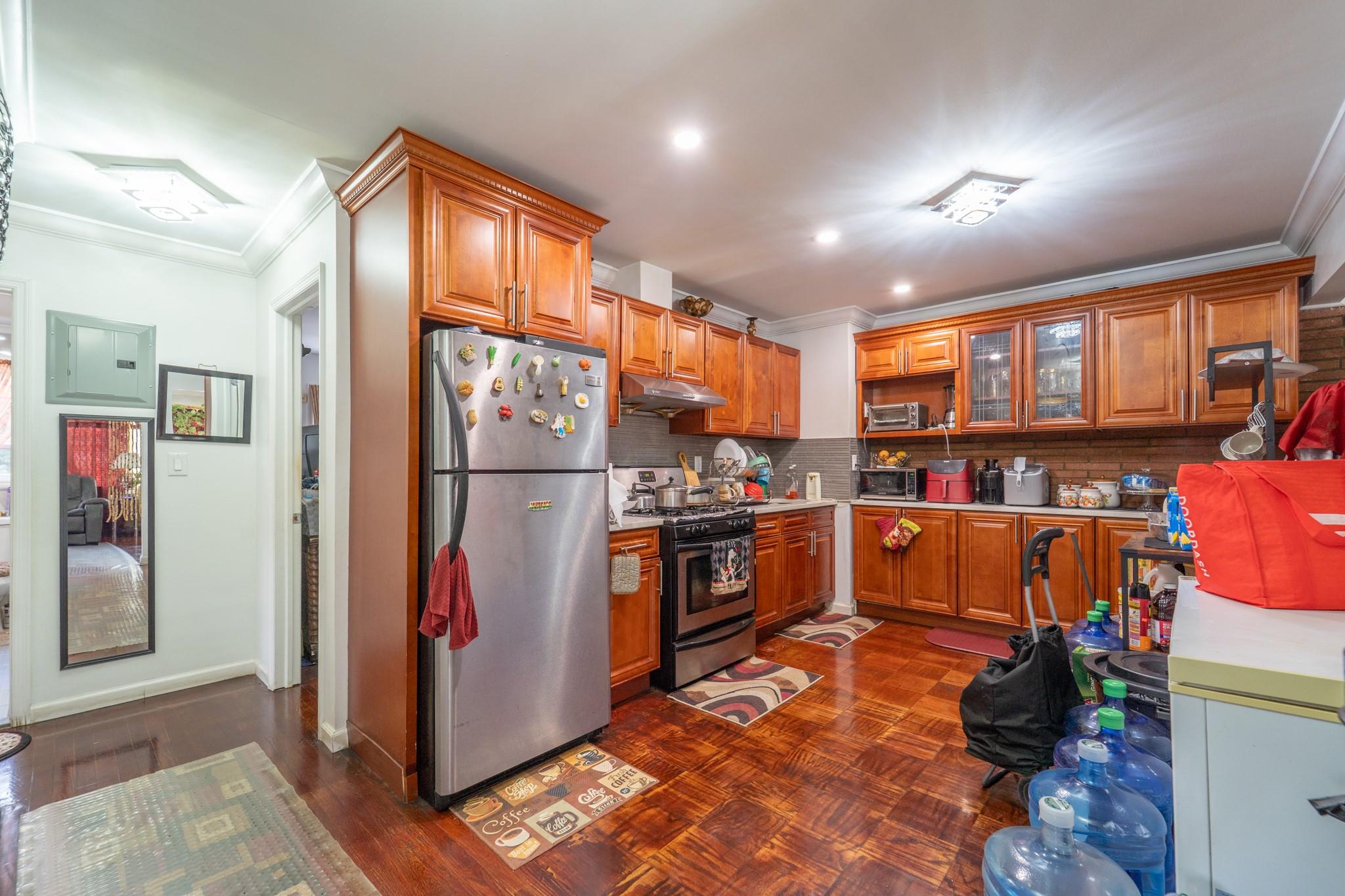 #12 photo, 107-01 Monterey Street, 皇后区 Queens Village , NY 11429