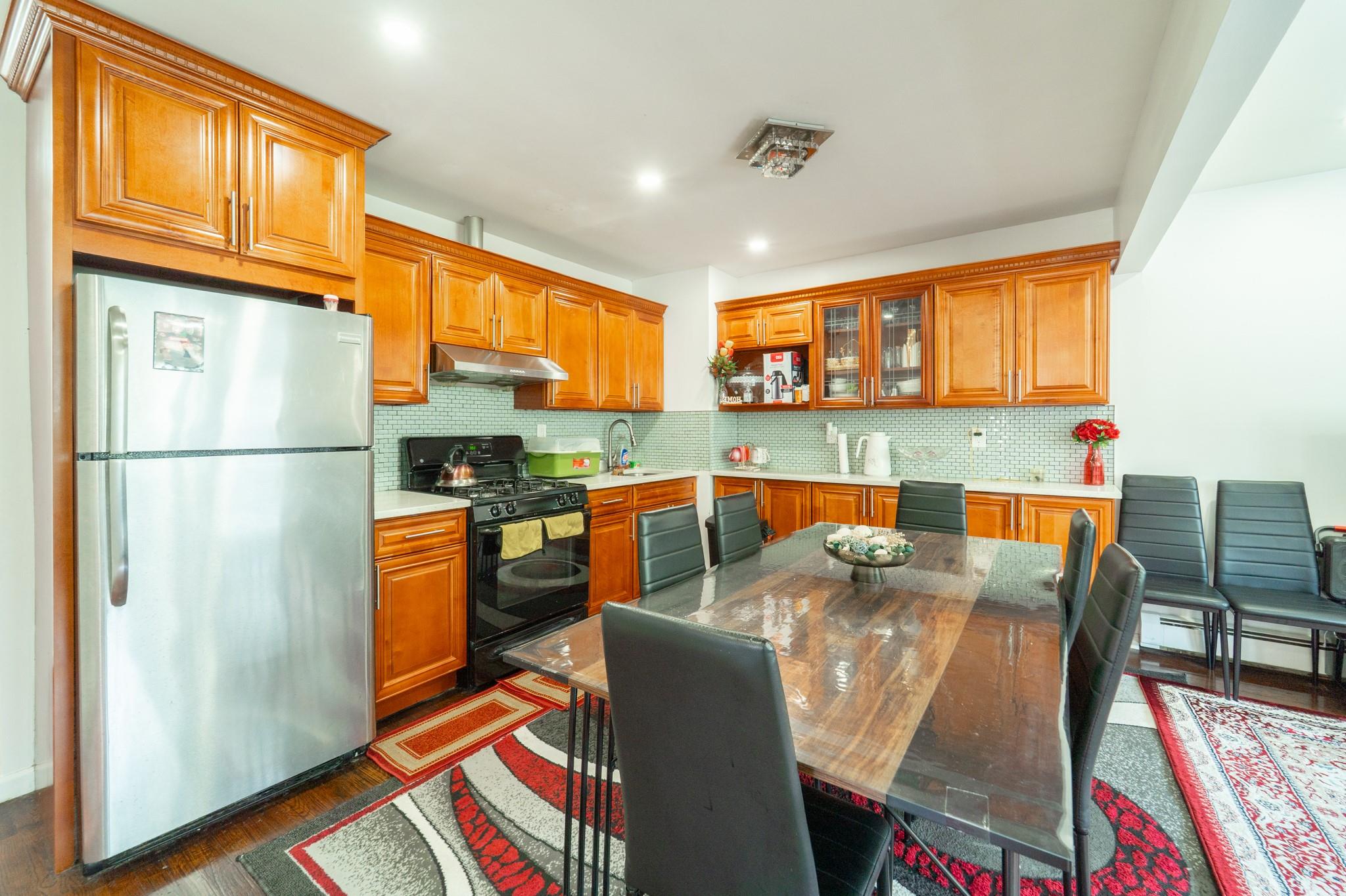 #13 photo, 107-01 Monterey Street, 皇后区 Queens Village , NY 11429