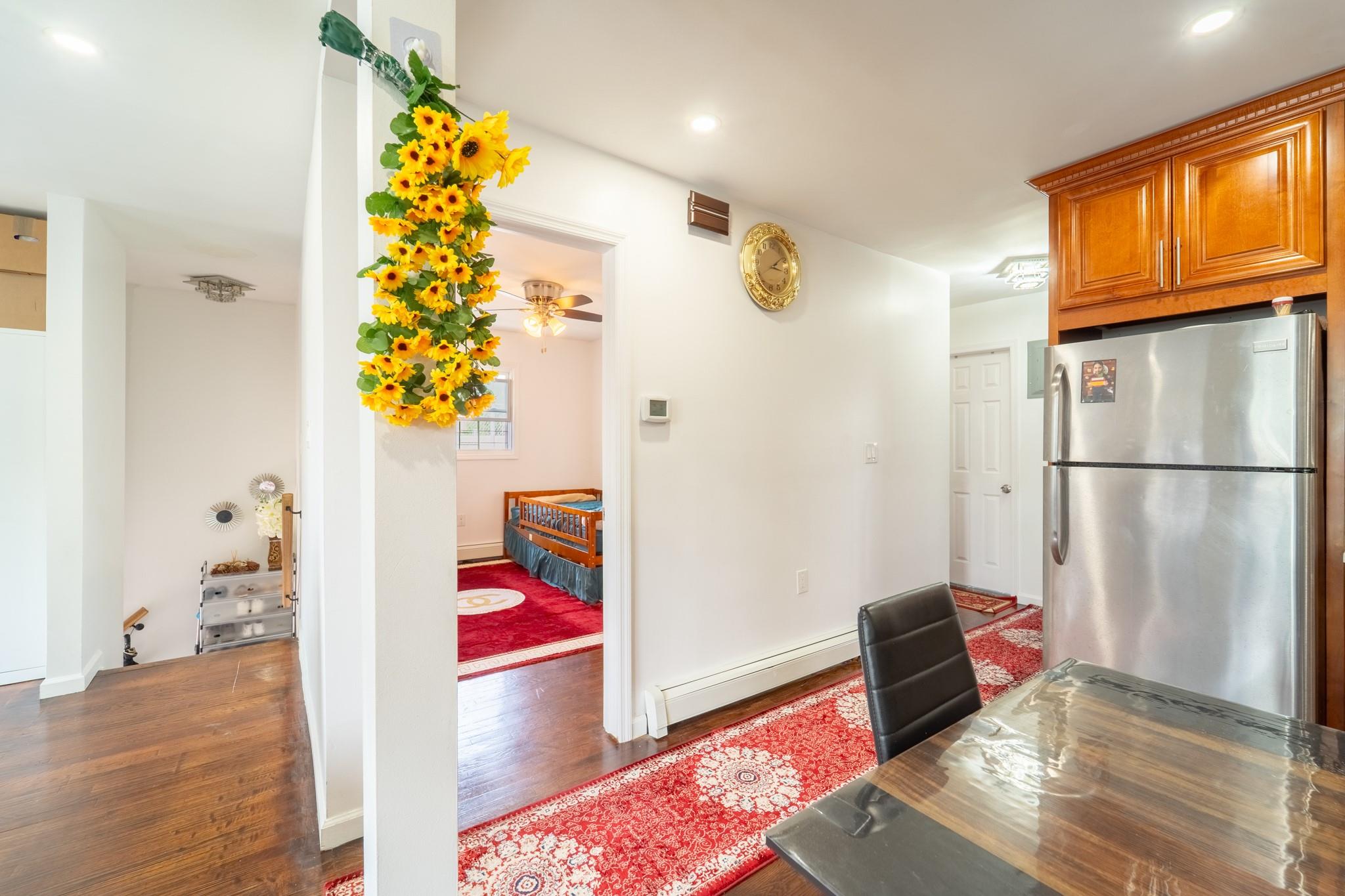 #15 photo, 107-01 Monterey Street, 皇后区 Queens Village , NY 11429