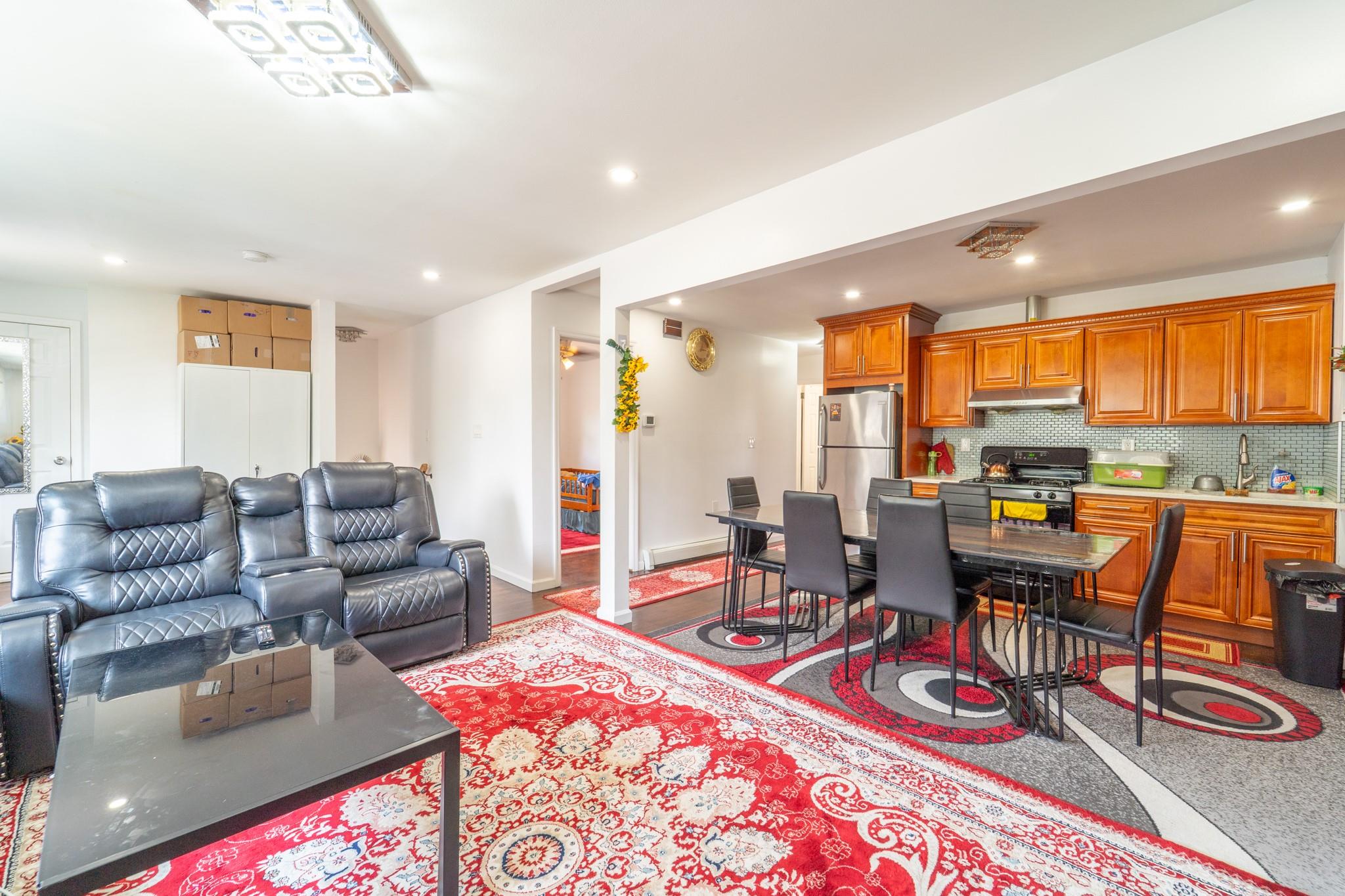 #18 photo, 107-01 Monterey Street, 皇后区 Queens Village , NY 11429