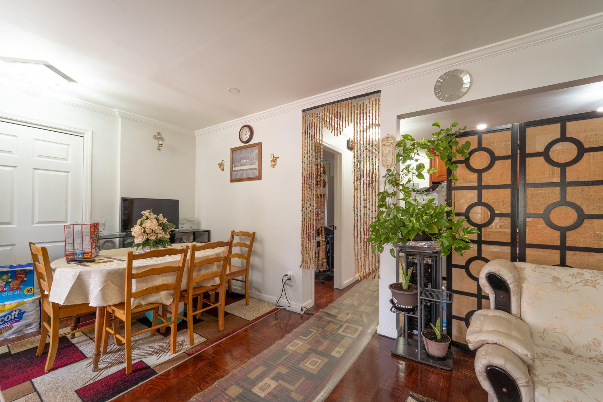 #5 photo, 107-01 Monterey Street, 皇后区 Queens Village , NY 11429