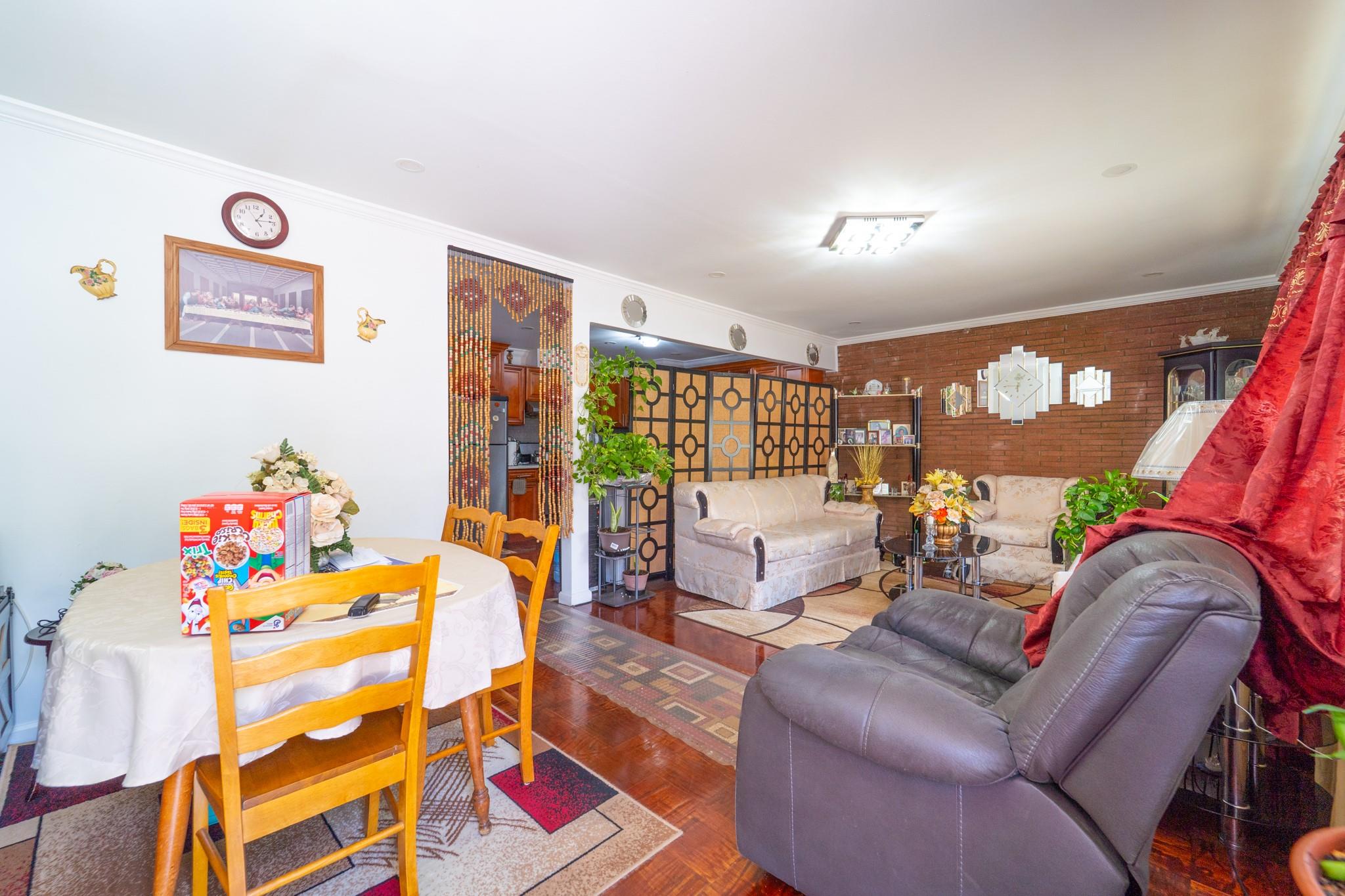 #6 photo, 107-01 Monterey Street, 皇后区 Queens Village , NY 11429