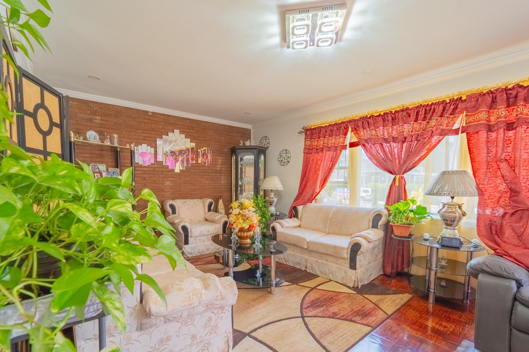 #7 photo, 107-01 Monterey Street, 皇后区 Queens Village , NY 11429