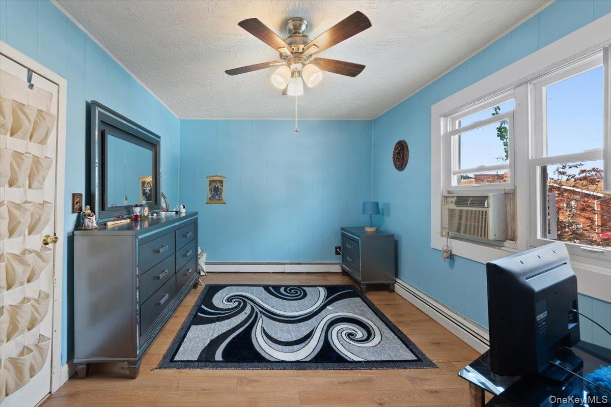 #13 photo, 730 Logan Avenue, ブロンクス区 Bronx , NY 10465