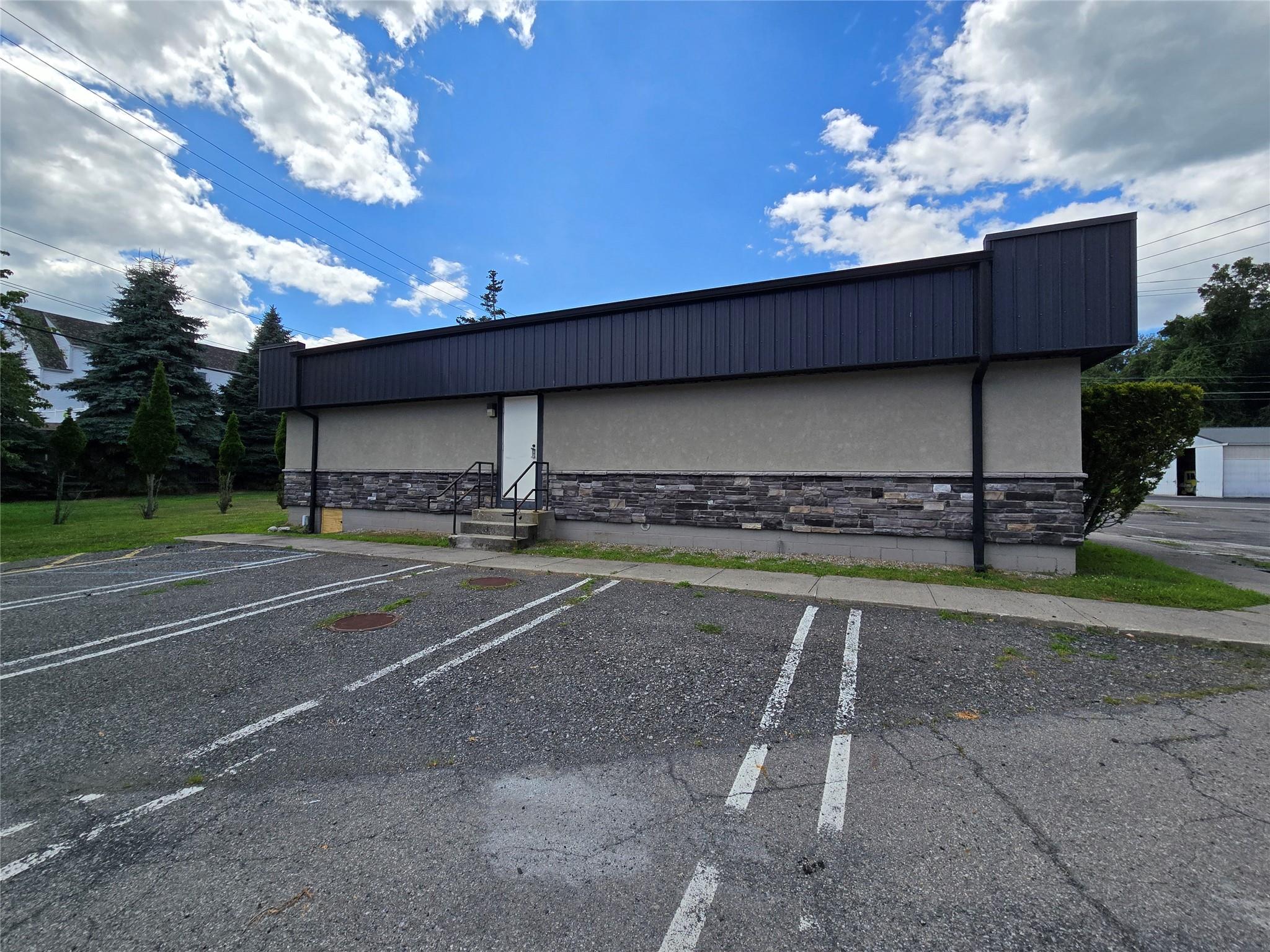 #3 photo, 420 Highland Ave Extension, Middletown , NY 10940