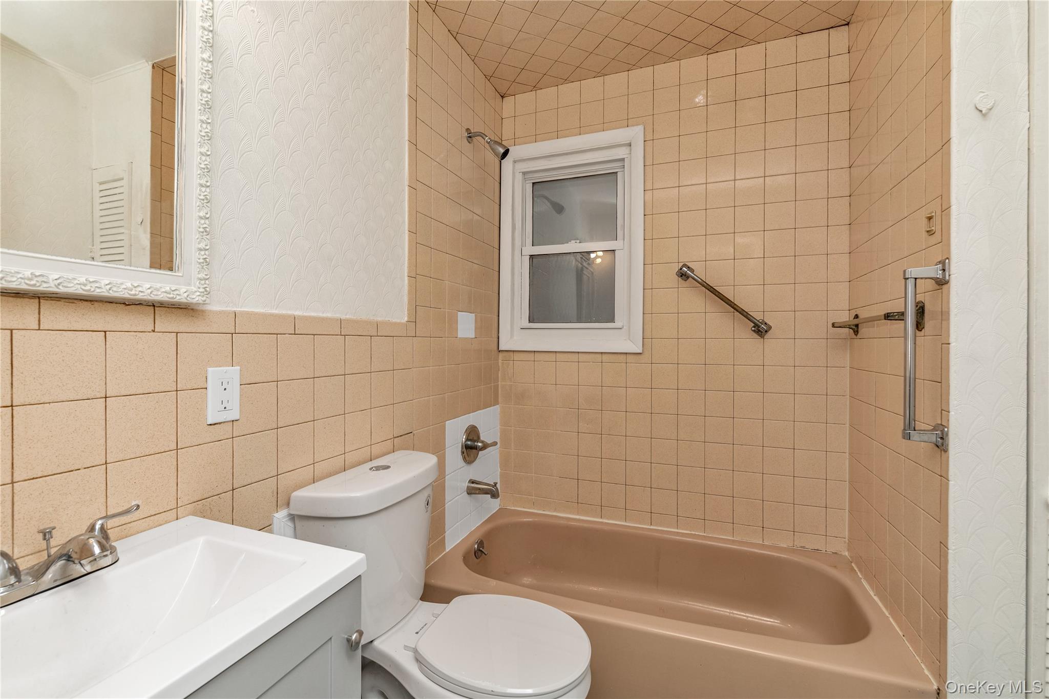 #10 photo, 191 Litchfield Avenue, Elmont , NY 11003