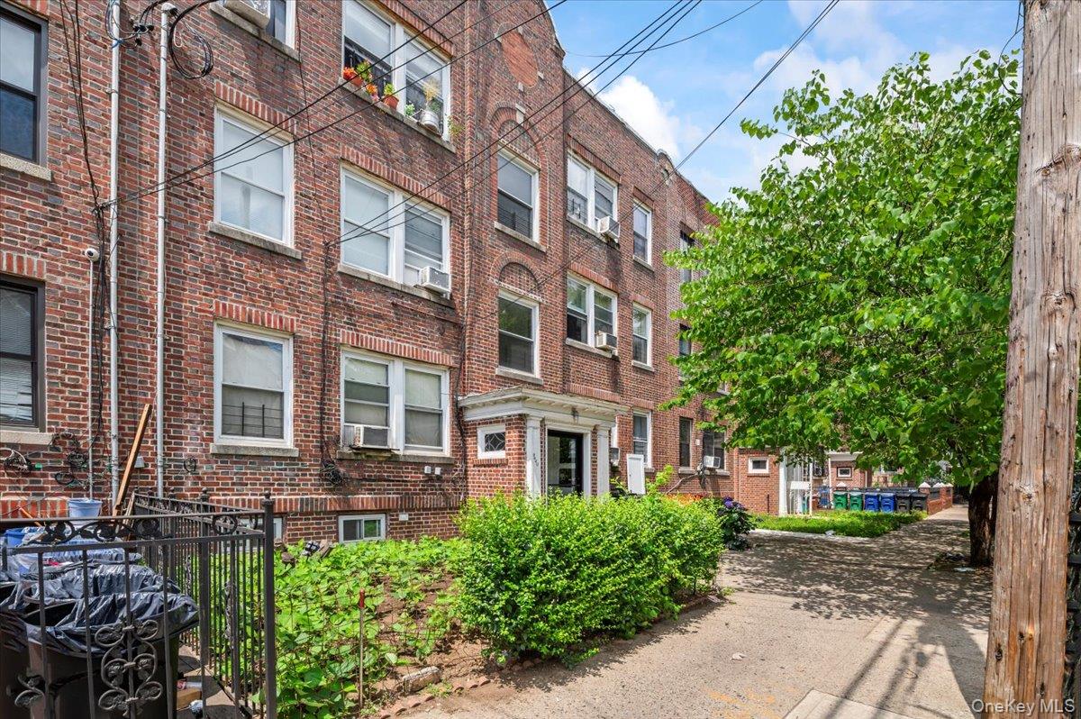 #2 photo, 8640 123rd Street, クイーンズ区 Richmond Hill , NY 11418