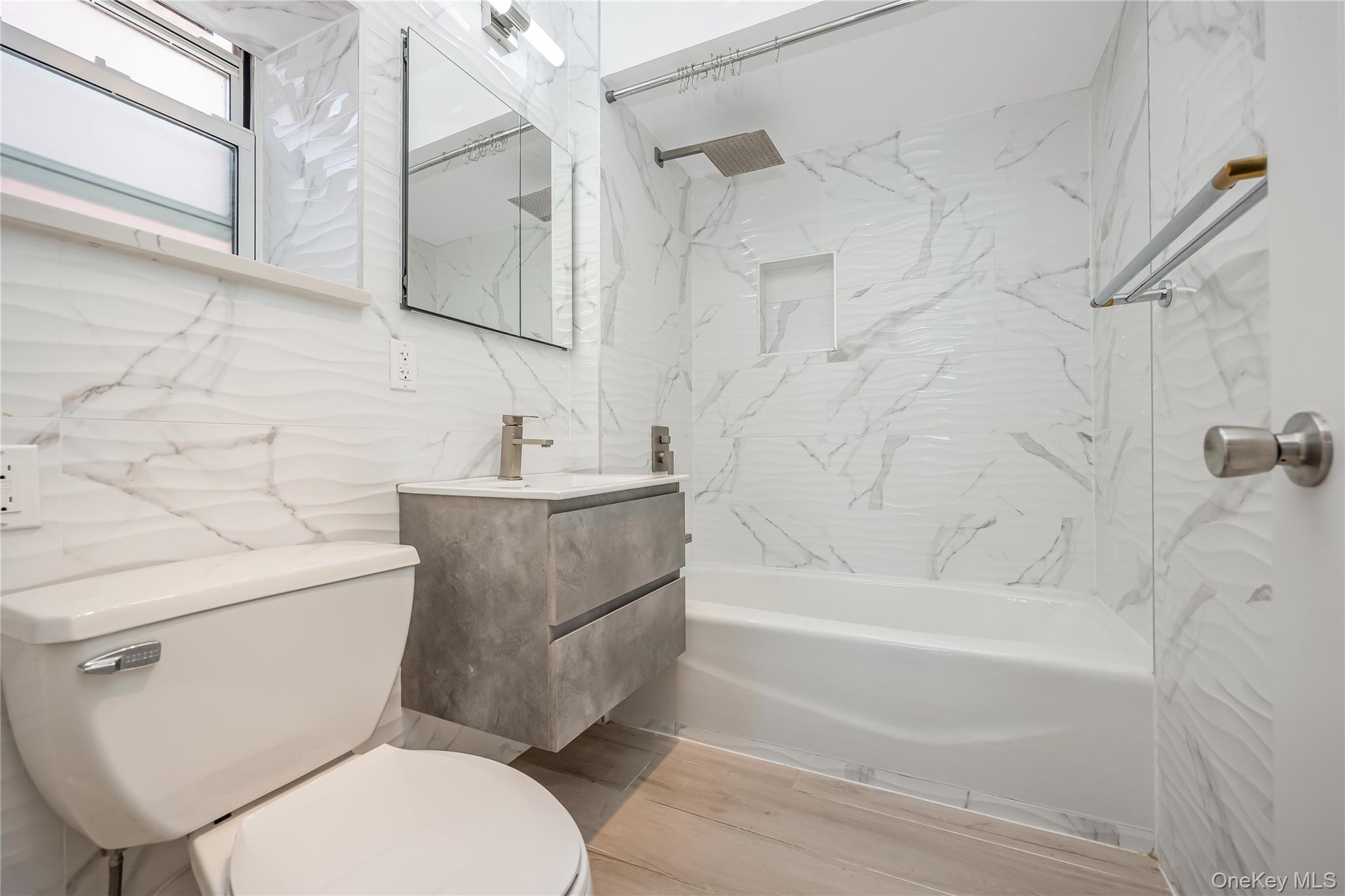 #14 photo, 7601 113th Street, 皇后區 森林小丘 Forest Hills , NY 11375