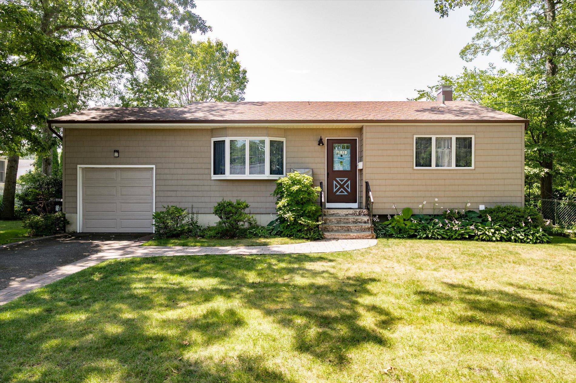 #1 photo, 12 46th Street, Islip , NY 11751