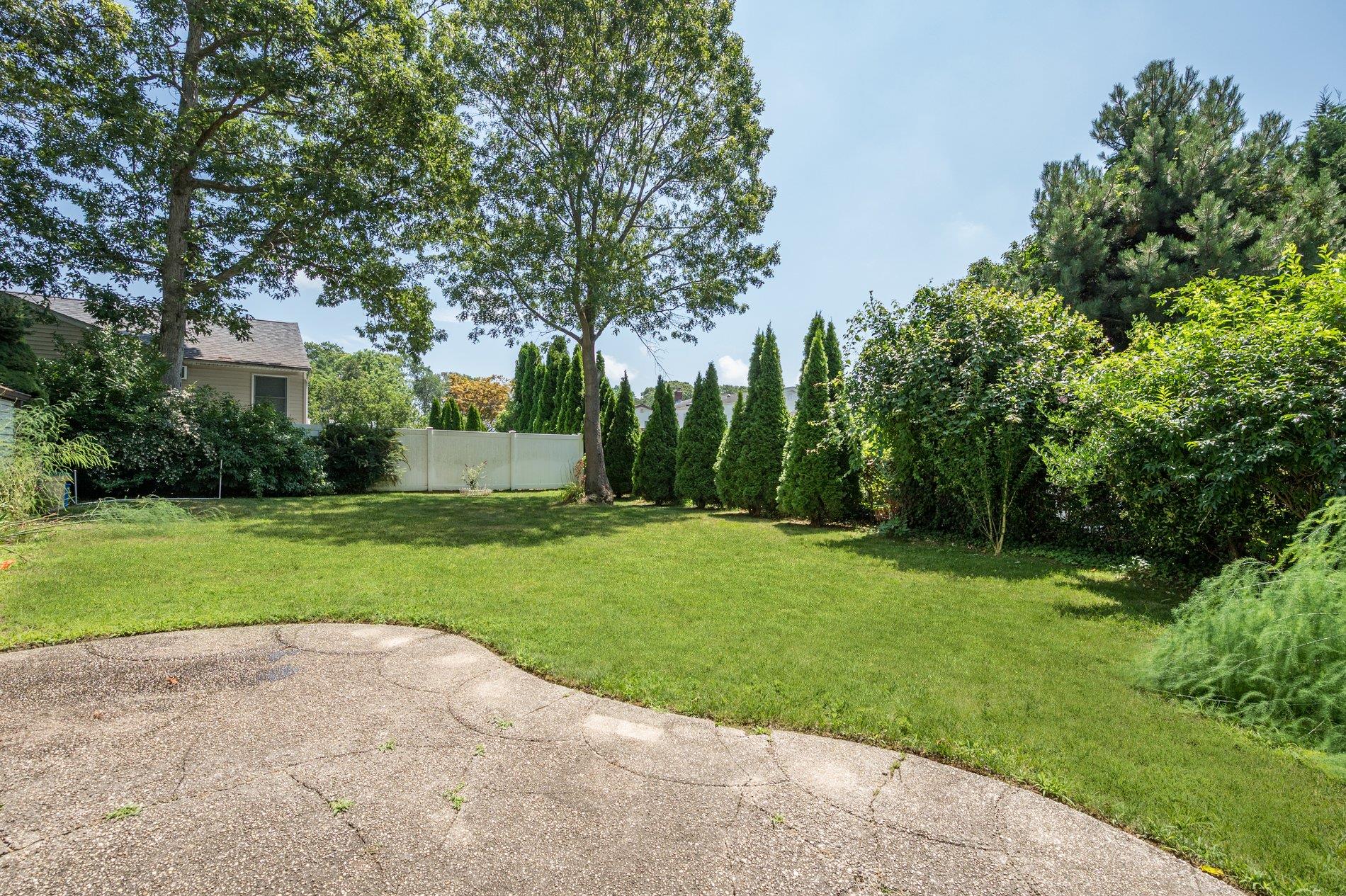 #14 photo, 12 46th Street, サフォーク郡 Islip , NY 11751