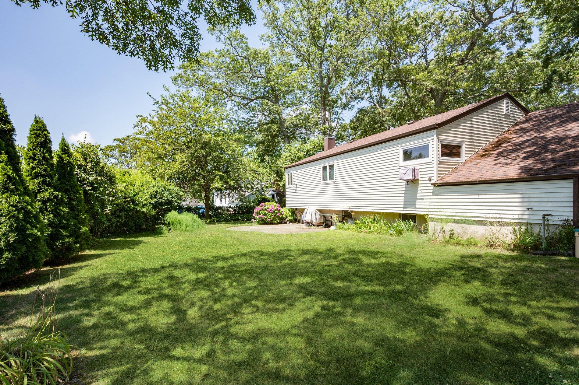 #15 photo, 12 46th Street, サフォーク郡 Islip , NY 11751