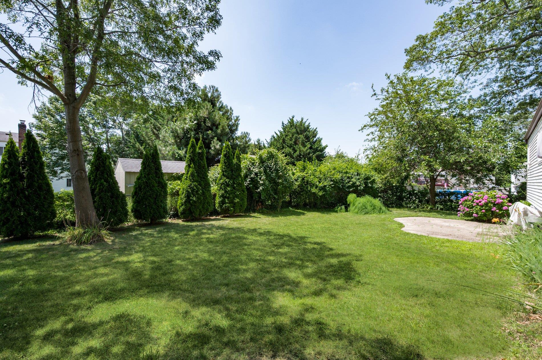 #16 photo, 12 46th Street, サフォーク郡 Islip , NY 11751