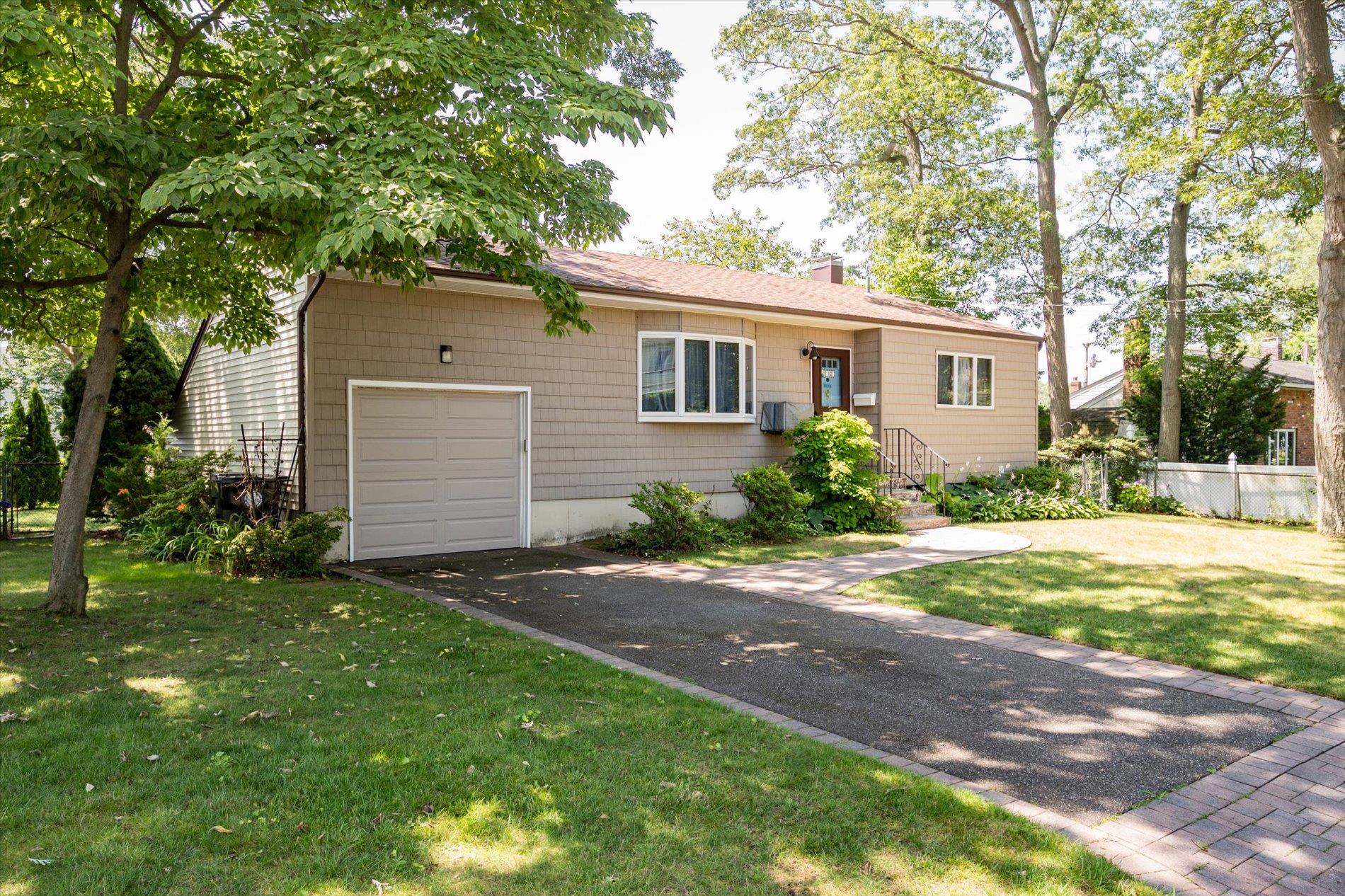 #2 photo, 12 46th Street, サフォーク郡 Islip , NY 11751