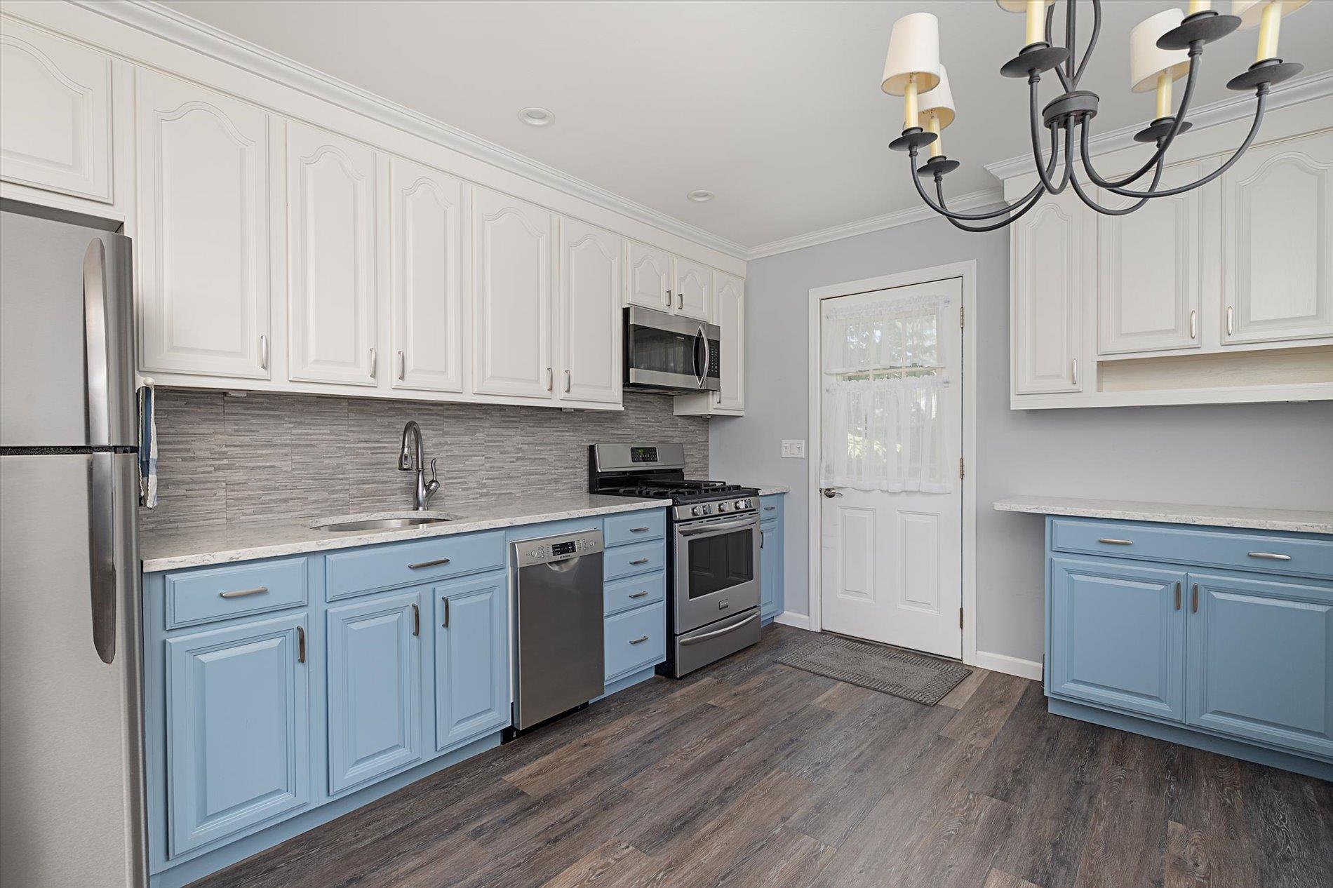 #4 photo, 12 46th Street, サフォーク郡 Islip , NY 11751