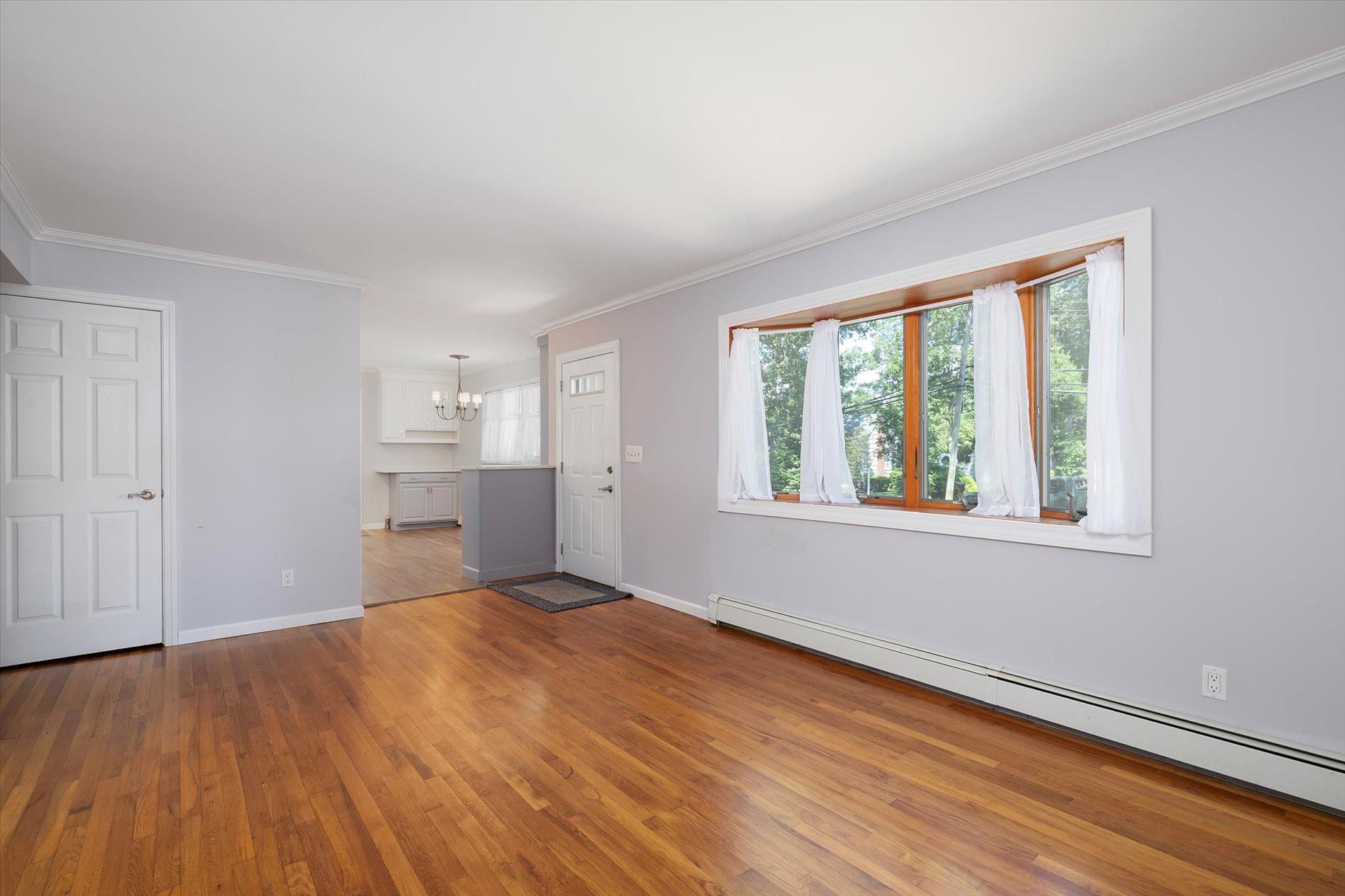 #6 photo, 12 46th Street, サフォーク郡 Islip , NY 11751