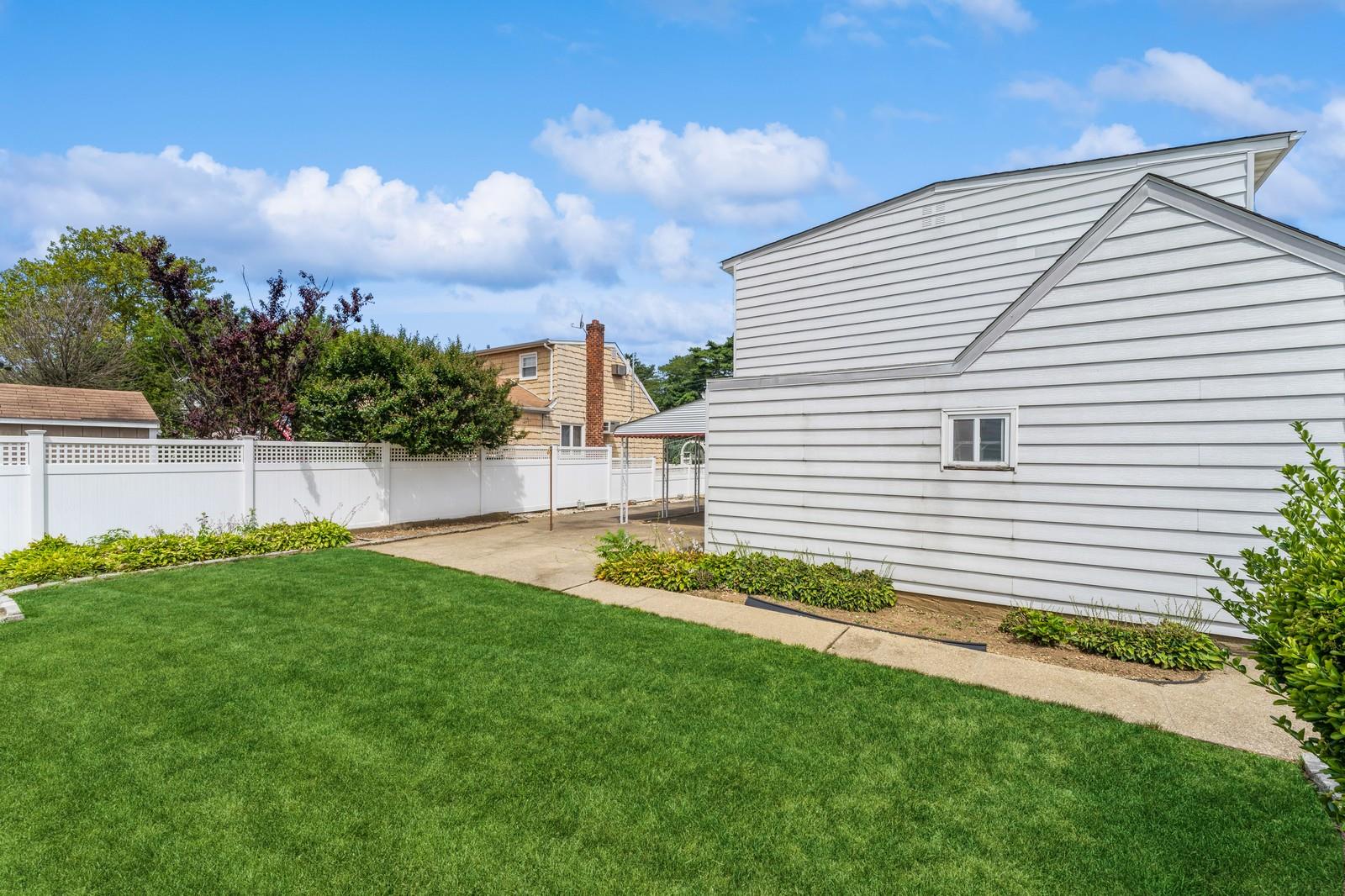 #4 photo, 133 Dorothy Drive, 长岛 East Meadow , NY 11554