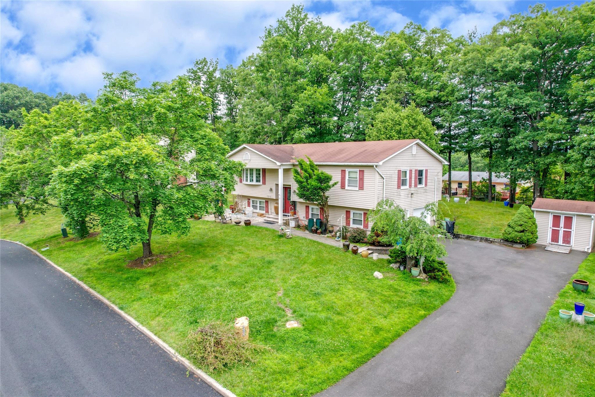 #1 photo, 11 Rockridge Drive, Thiells , NY 10984