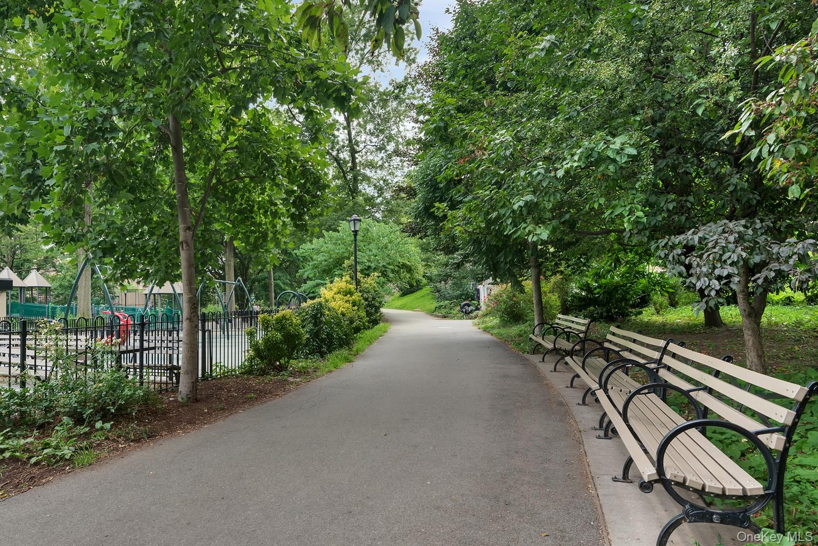 #12 photo, 2280 Frederick Douglass Boulevard, マンハッタン New York (Manhattan) , NY 10027