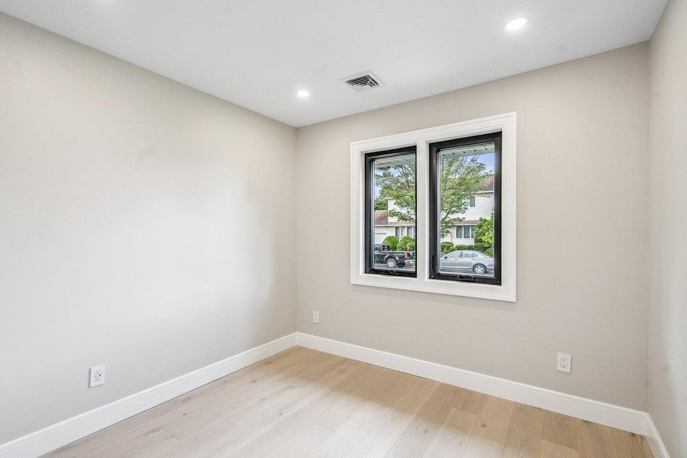 #20 photo, 31 Kalda Lane, Plainview , NY 11803