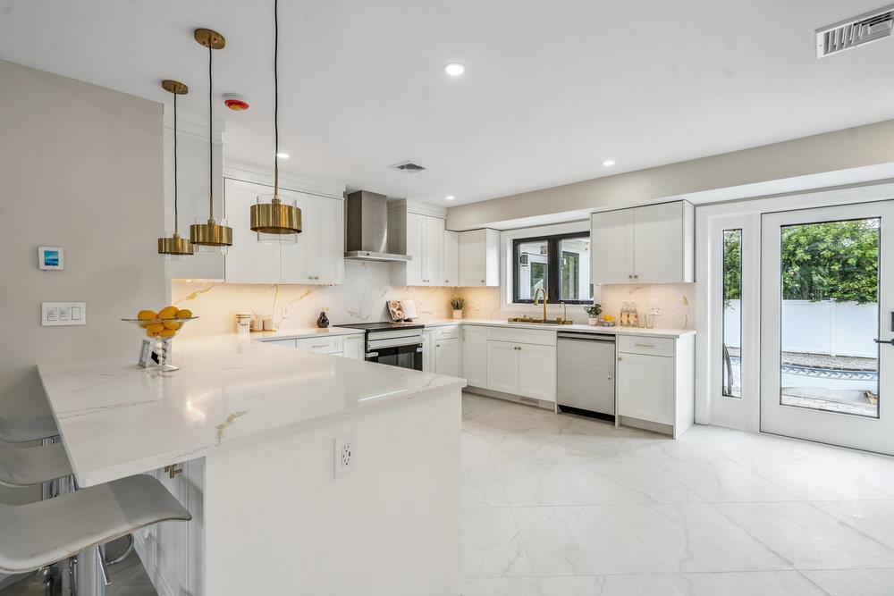 #7 photo, 31 Kalda Lane, Plainview , NY 11803