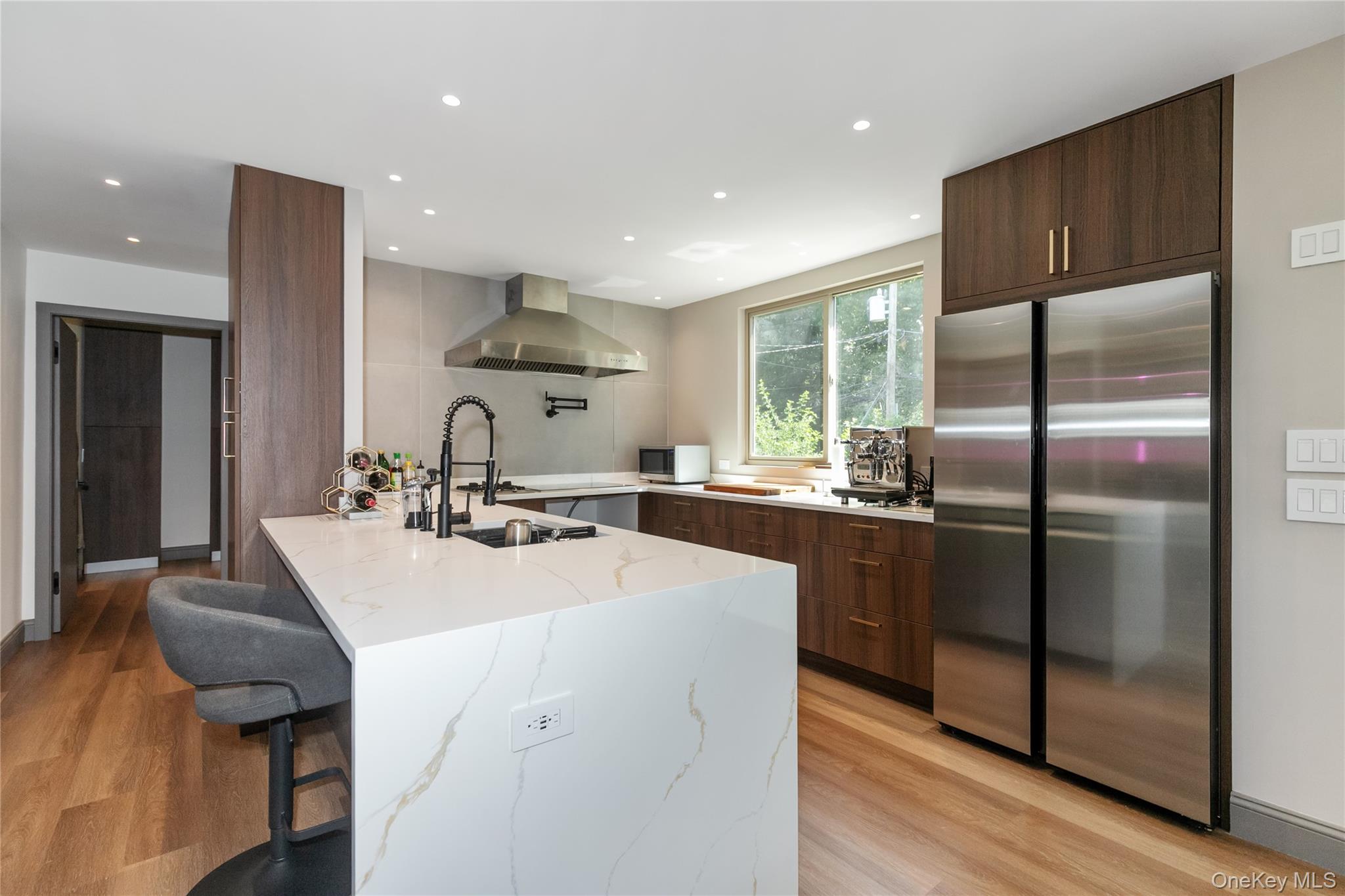 #1 photo, 65 Oak Ridge Lane, ナッソー郡 Albertson , NY 11507