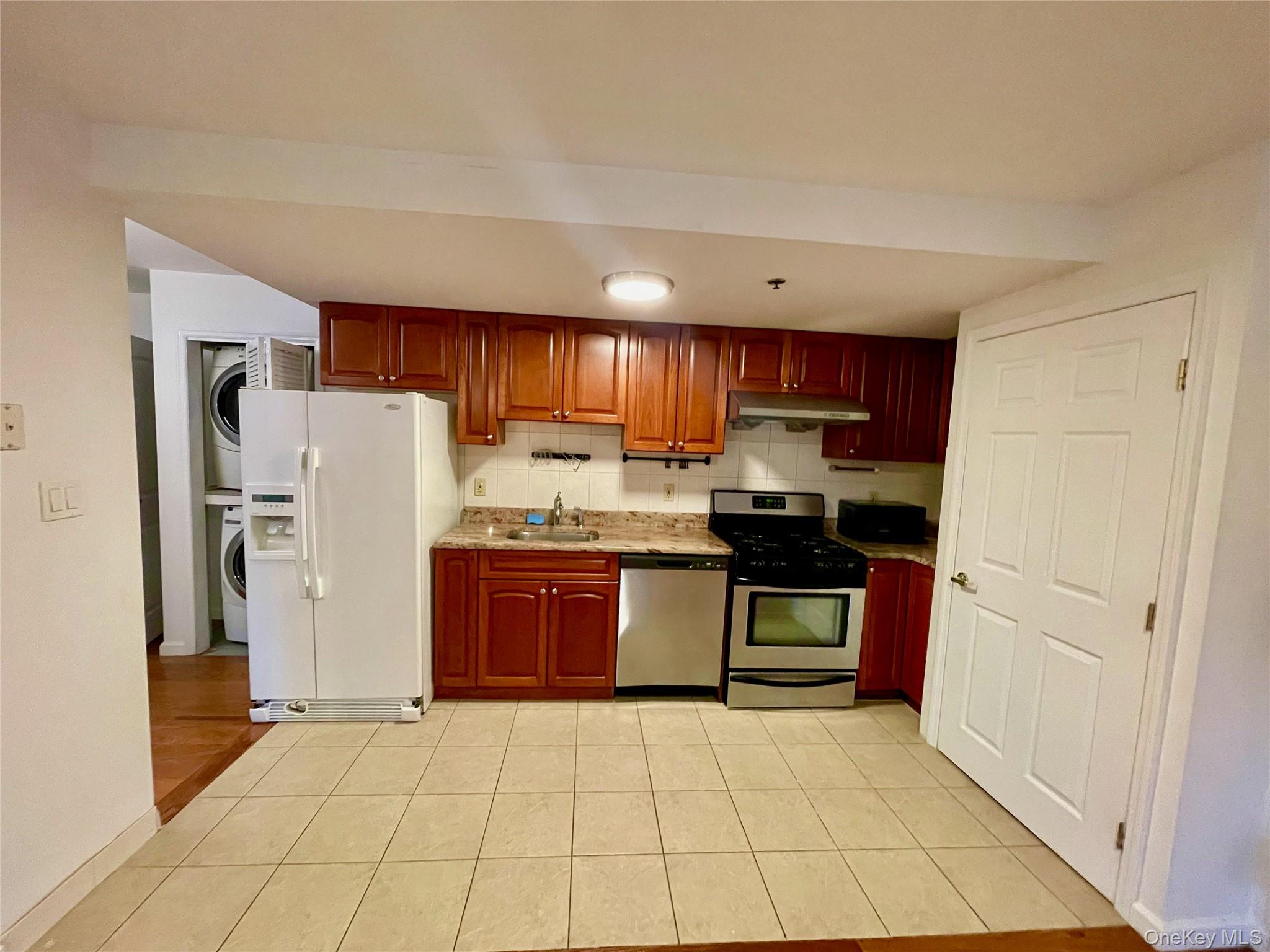 #5 photo, 6434 Grand Central Parkway, クイーンズ区 Forest Hills , NY 11375