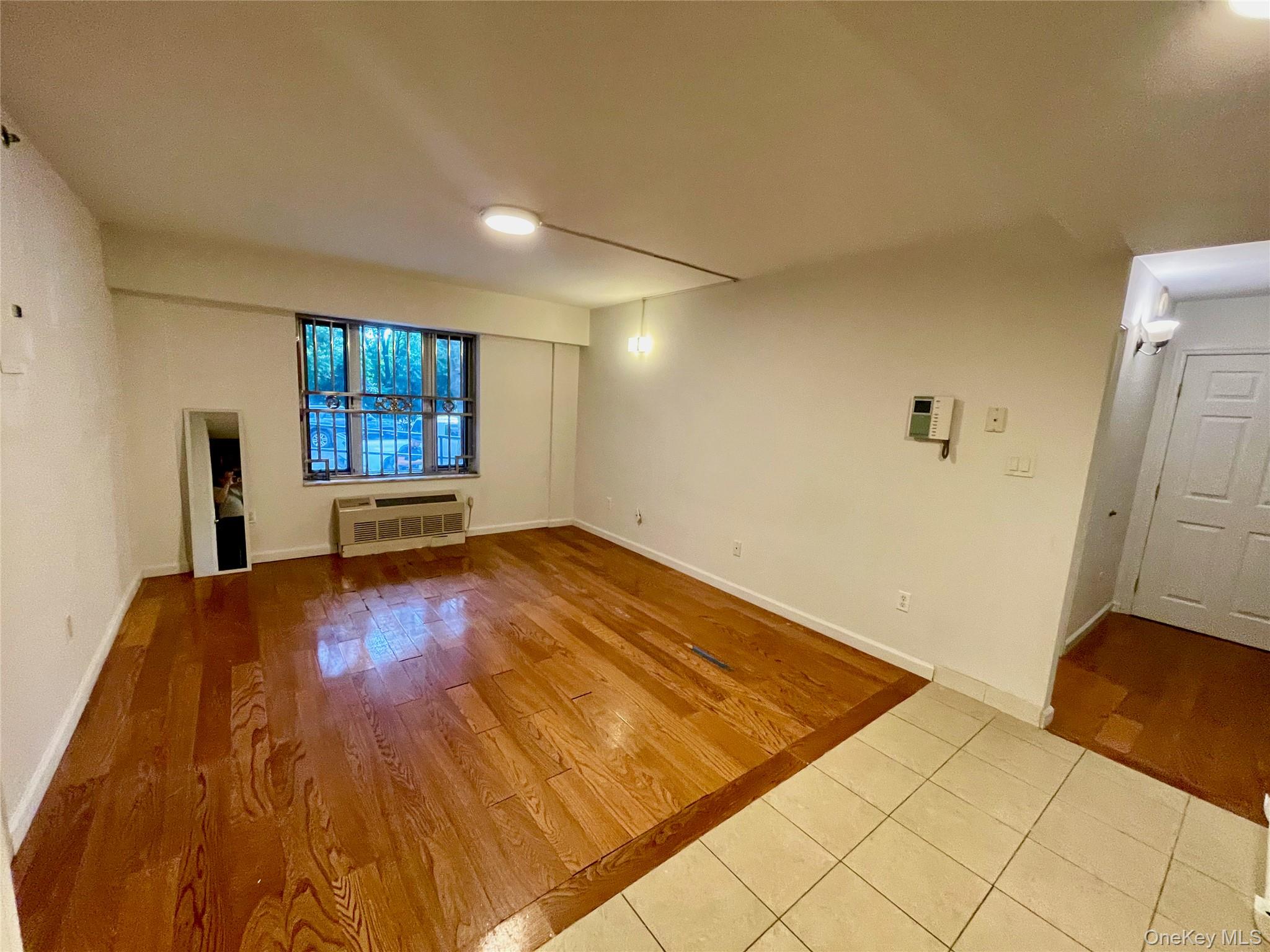 #6 photo, 6434 Grand Central Parkway, クイーンズ区 Forest Hills , NY 11375