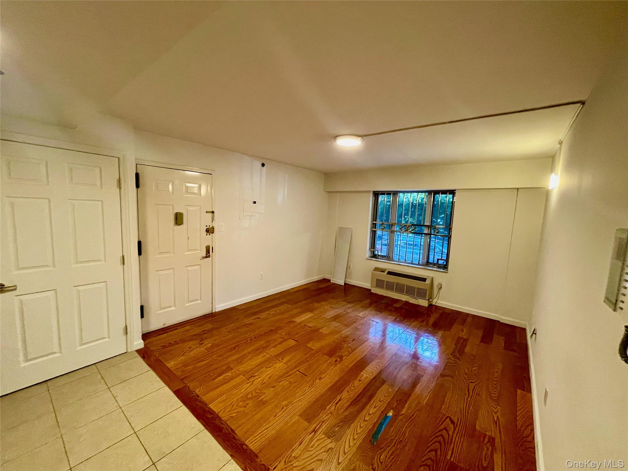 #7 photo, 6434 Grand Central Parkway, クイーンズ区 Forest Hills , NY 11375