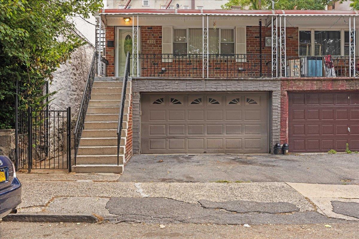 #1 photo, 310 Woodworth Avenue, 纽约州 Yonkers , NY 10701