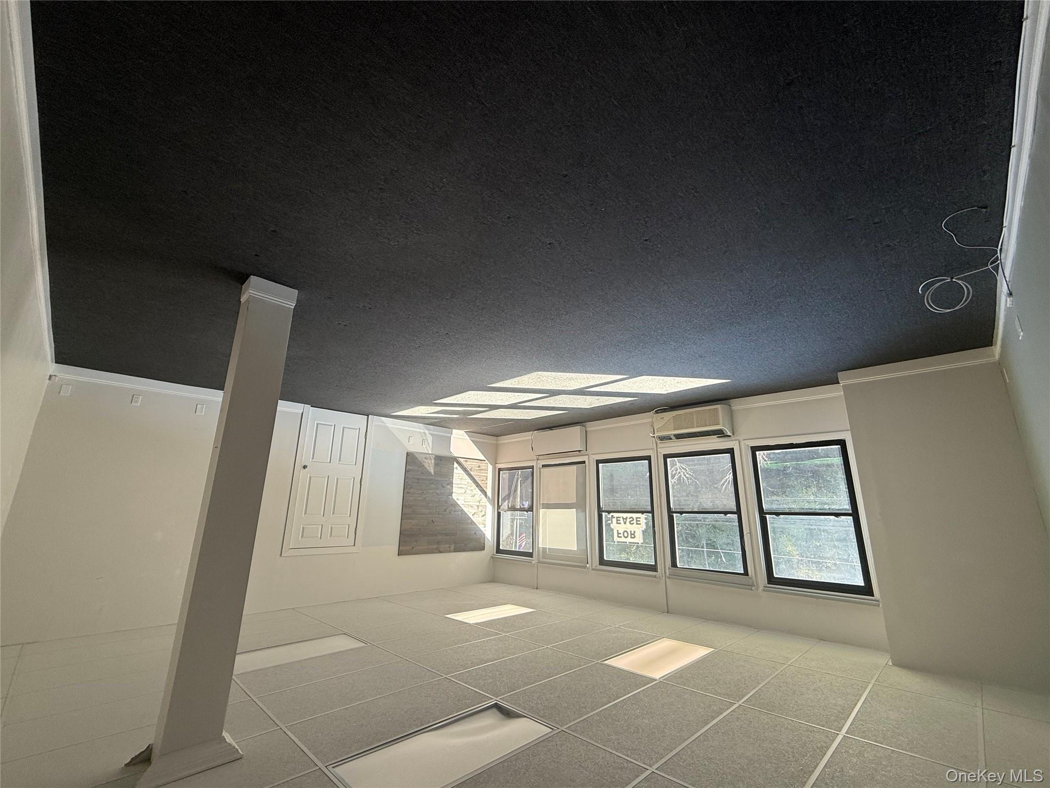 #2 photo, 2042 N Country Road, サフォーク郡 Wading River , NY 11792