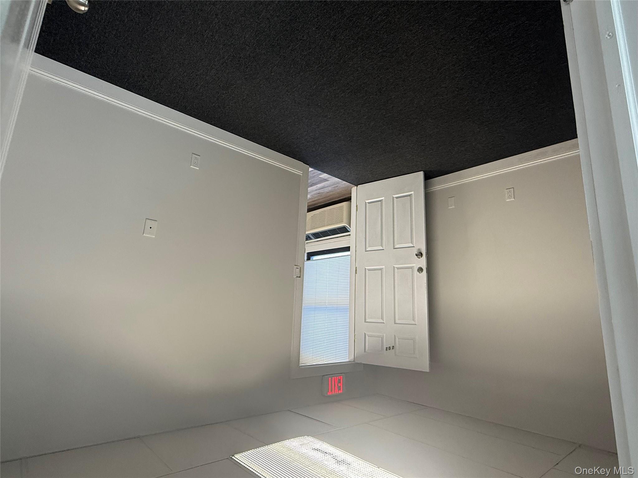 #5 photo, 2042 N Country Road, サフォーク郡 Wading River , NY 11792